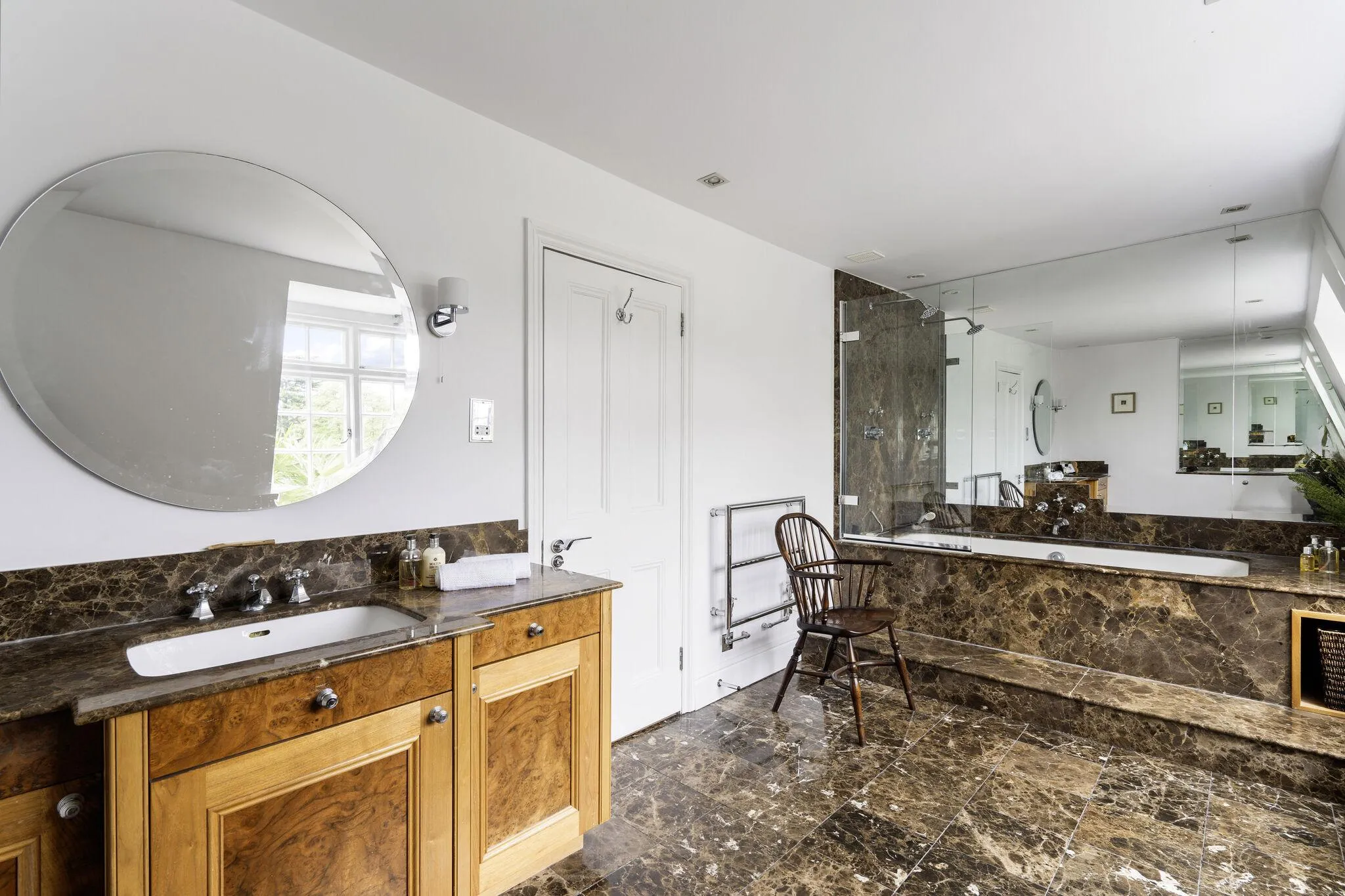 Doannee House, Fishery Road, Bray, Berkshire, SL6 1UN