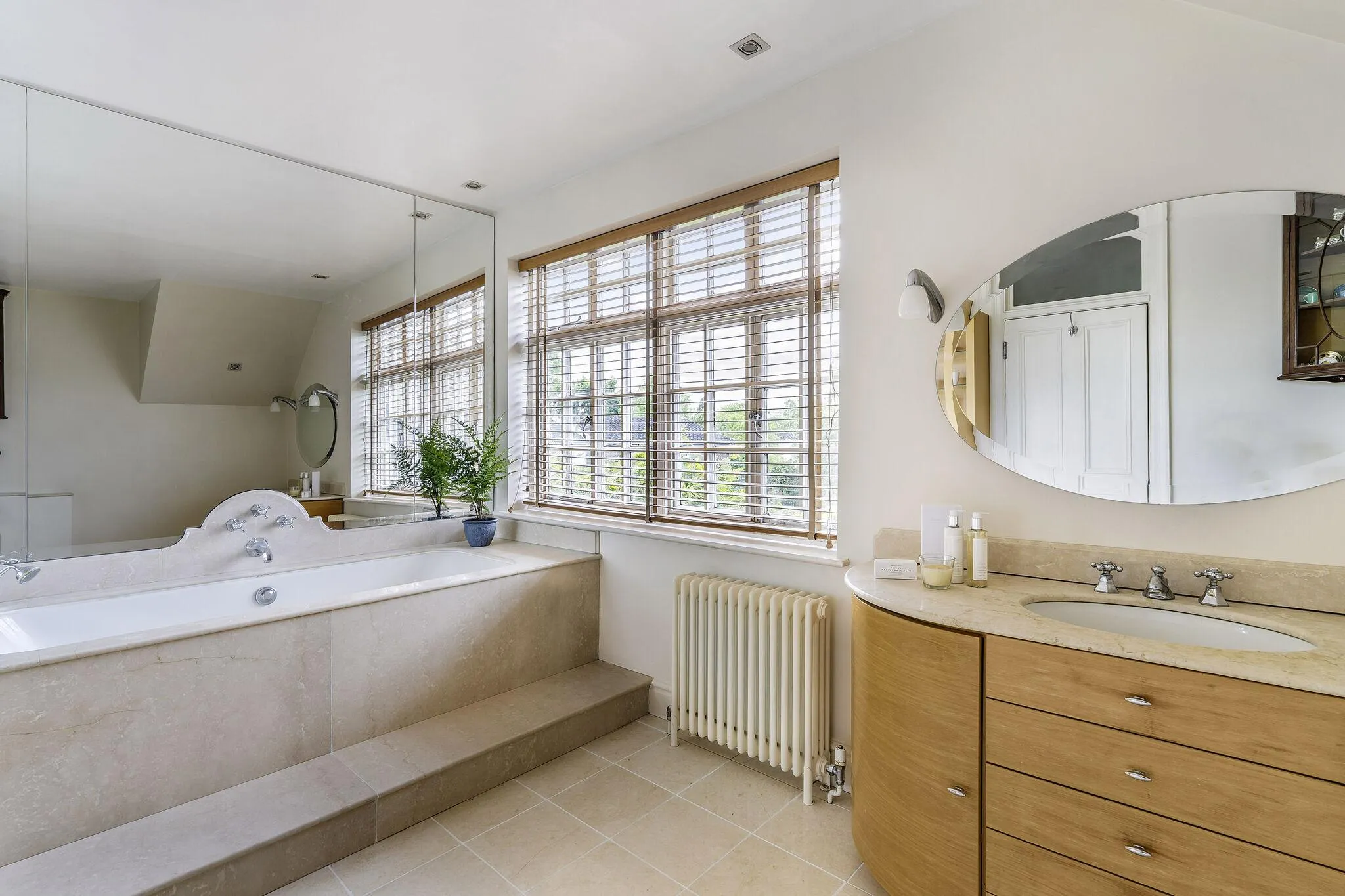 Doannee House, Fishery Road, Bray, Berkshire, SL6 1UN