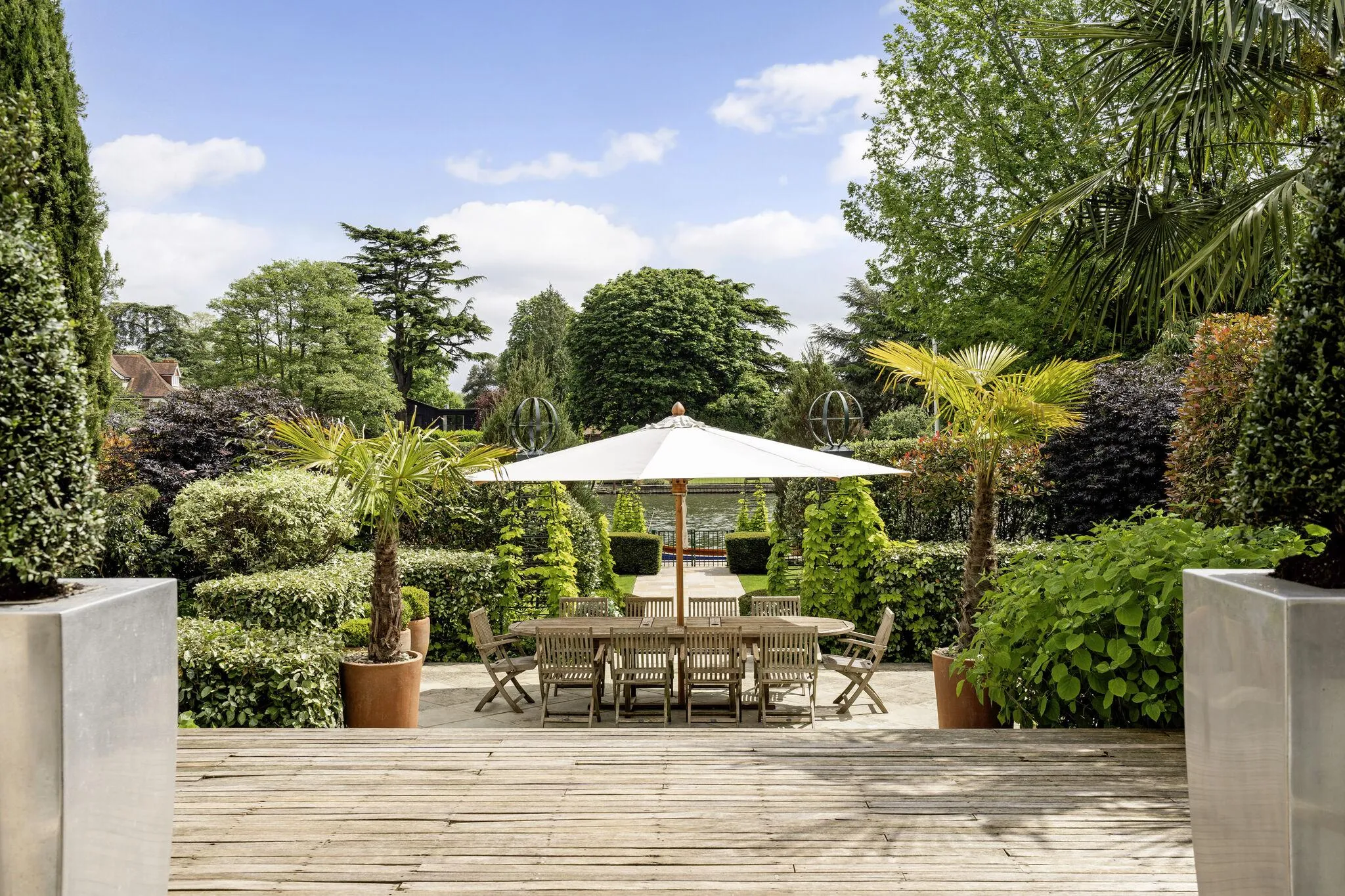 Doannee House, Fishery Road, Bray, Berkshire, SL6 1UN