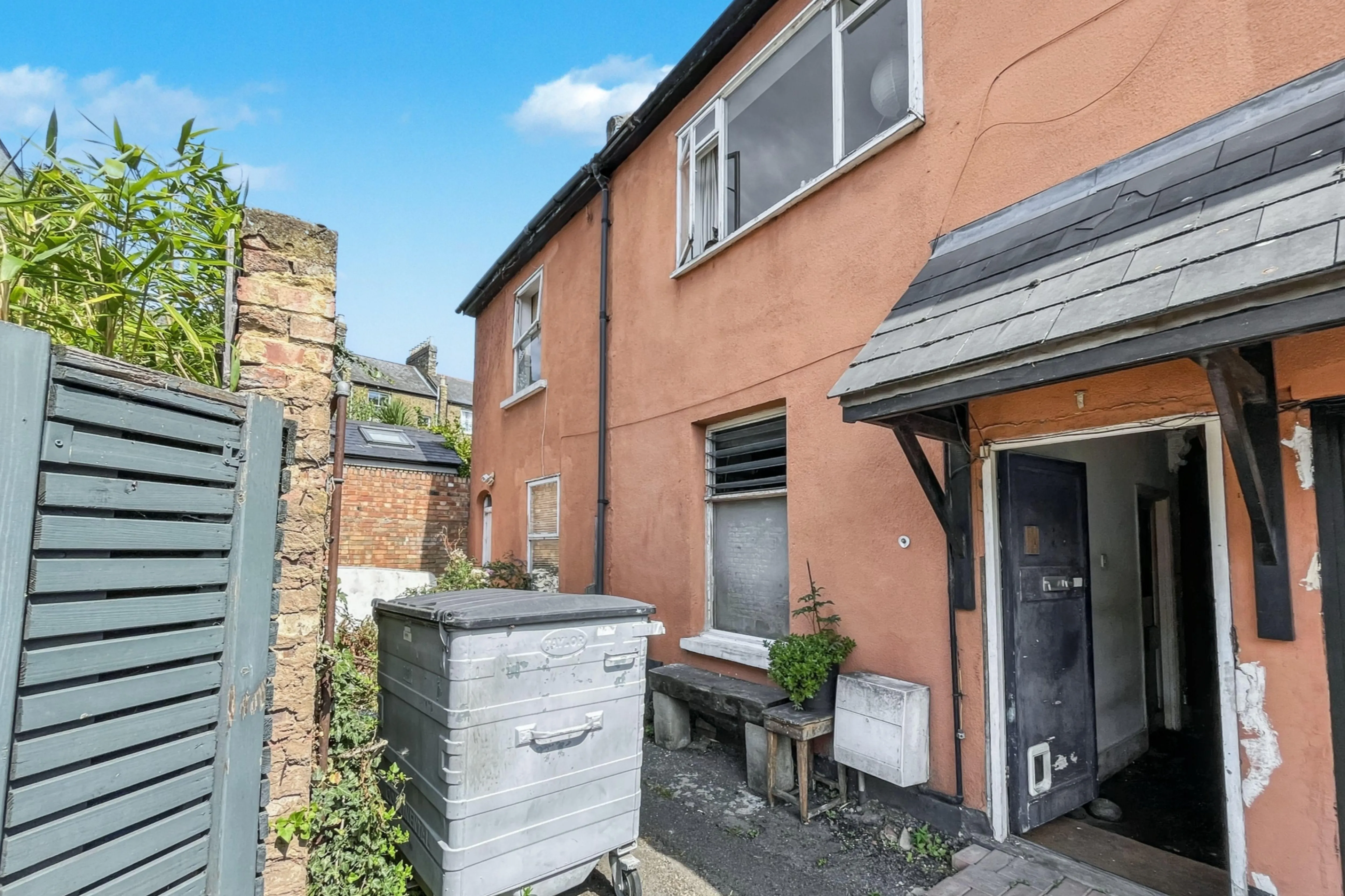 351b Wandsworth Road, Battersea, London SW8 2JH