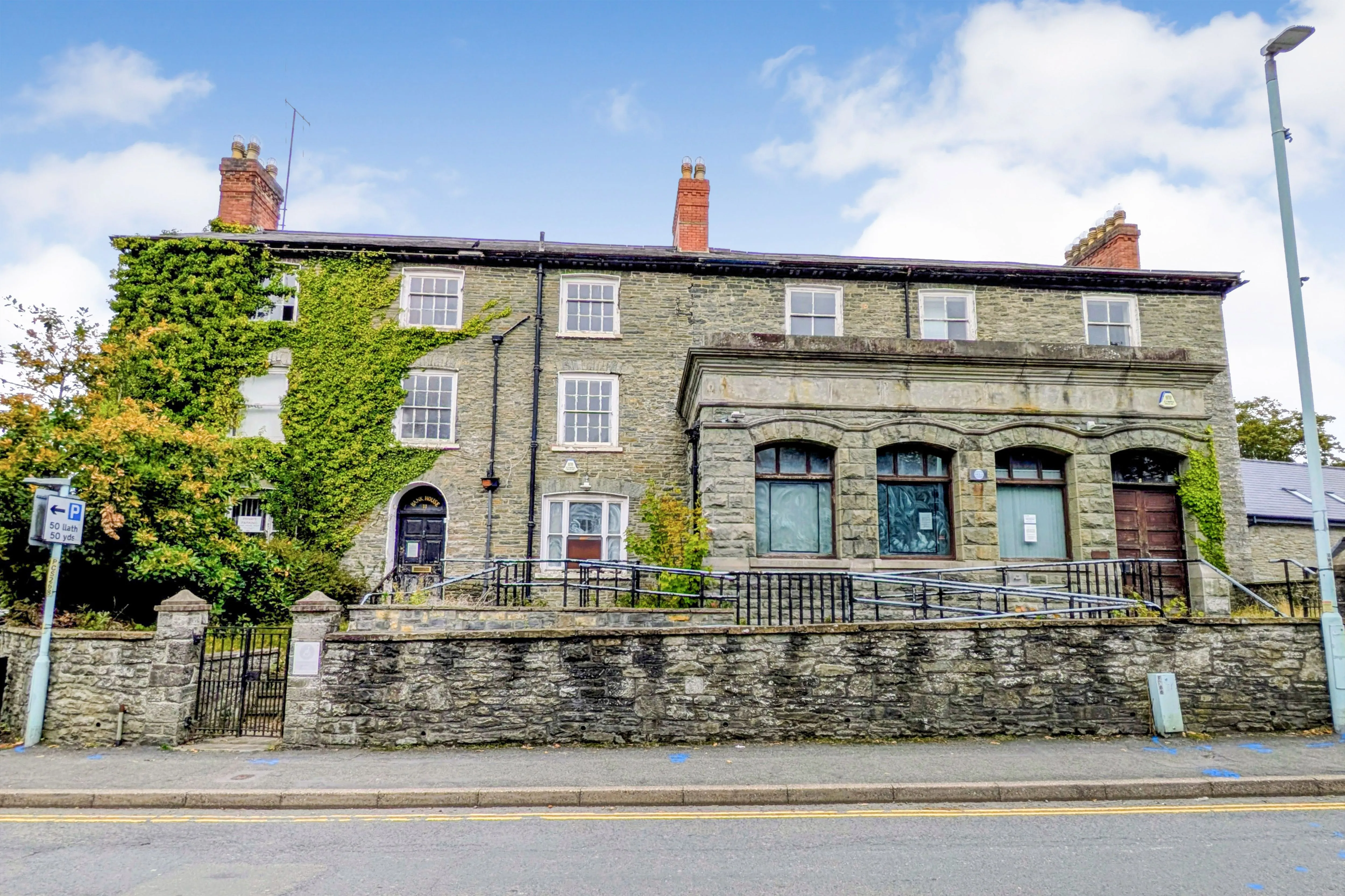 Bank House, West Street, Builth Wells, Powys, Wales, LD2 3AH
