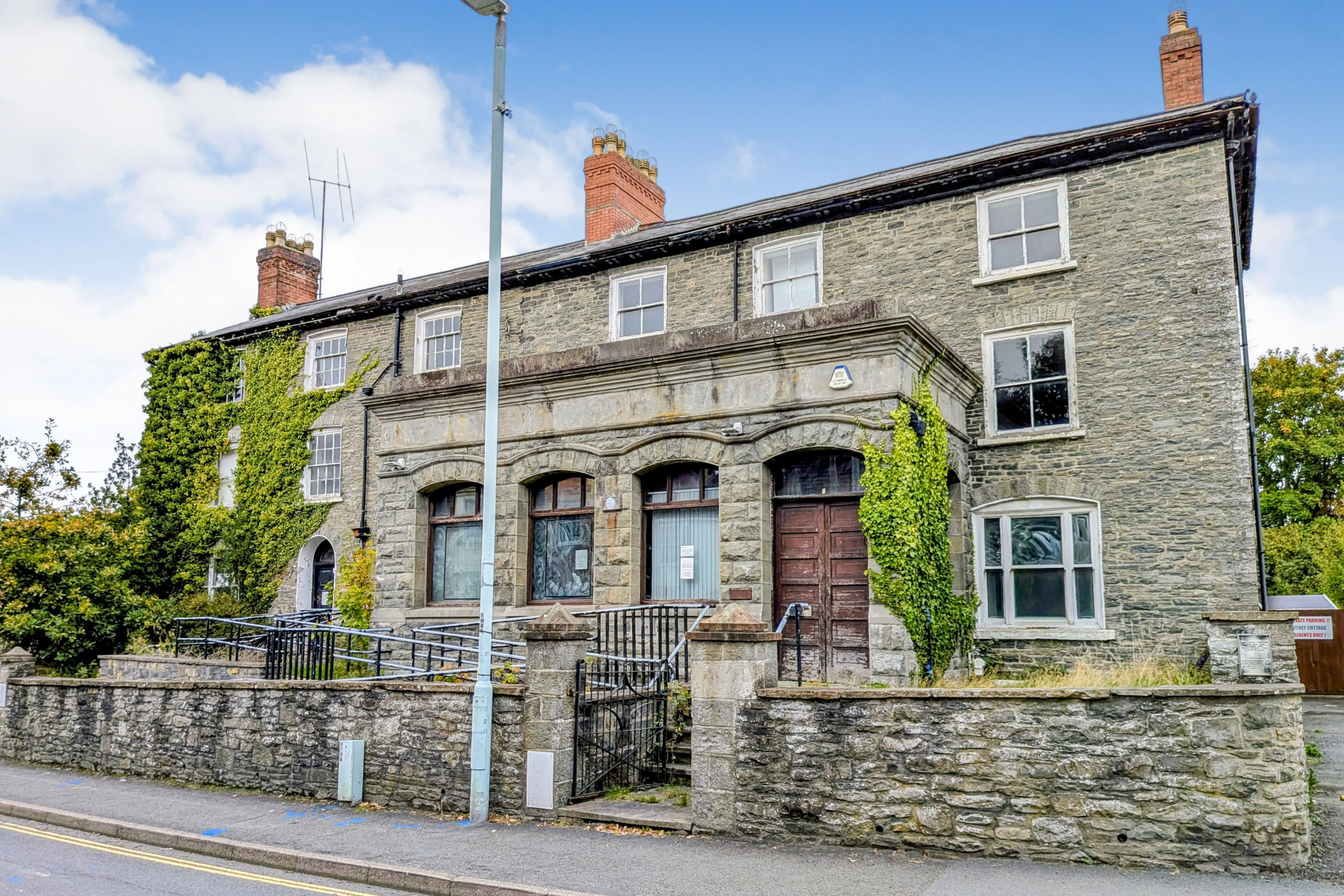 Bank House, West Street, Builth Wells, Powys, Wales, LD2 3AH