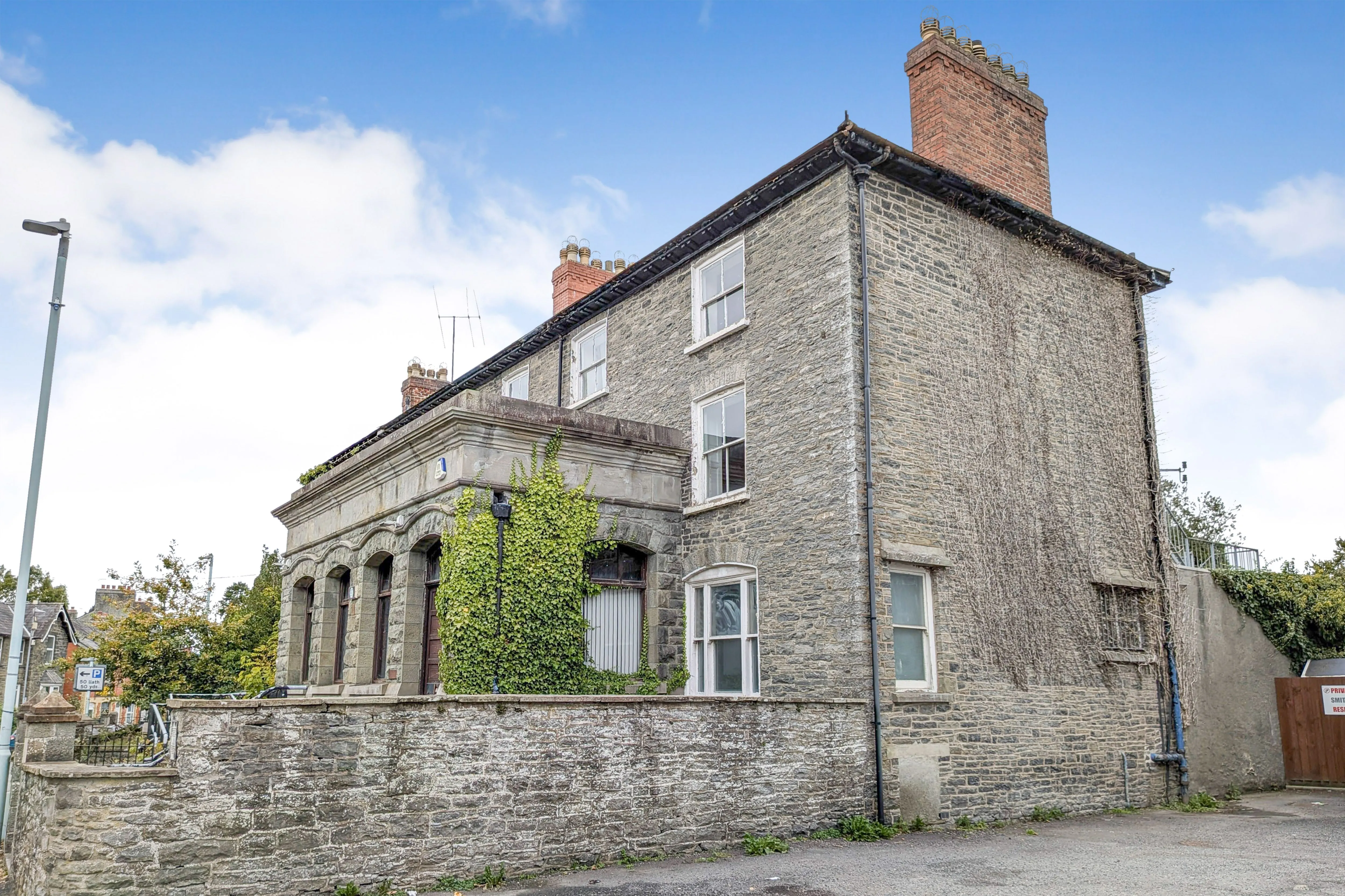Bank House, West Street, Builth Wells, Powys, Wales, LD2 3AH