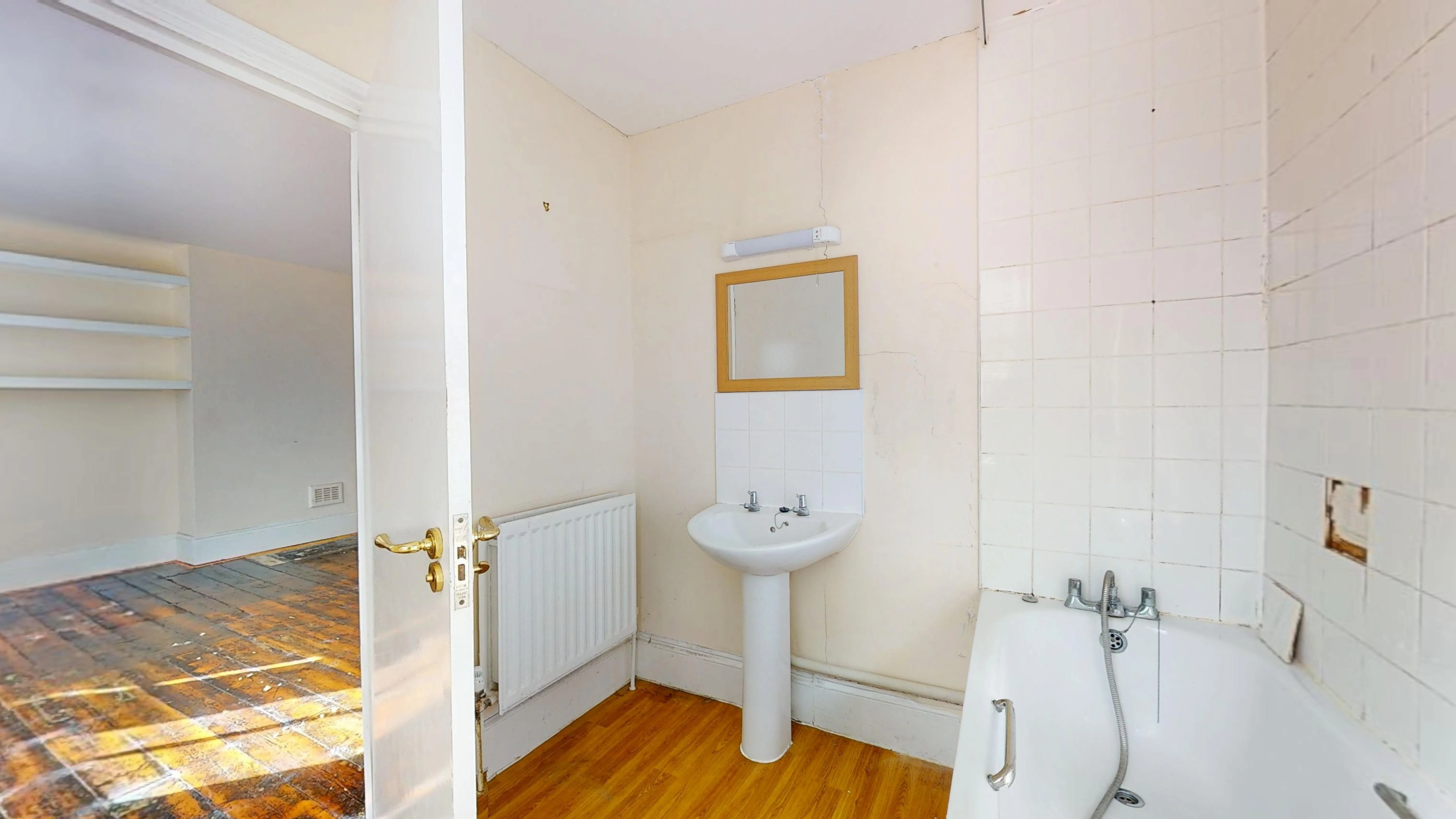 Flat B, 8 Pemberton Gardens, Upper Holloway, London N19 5RU