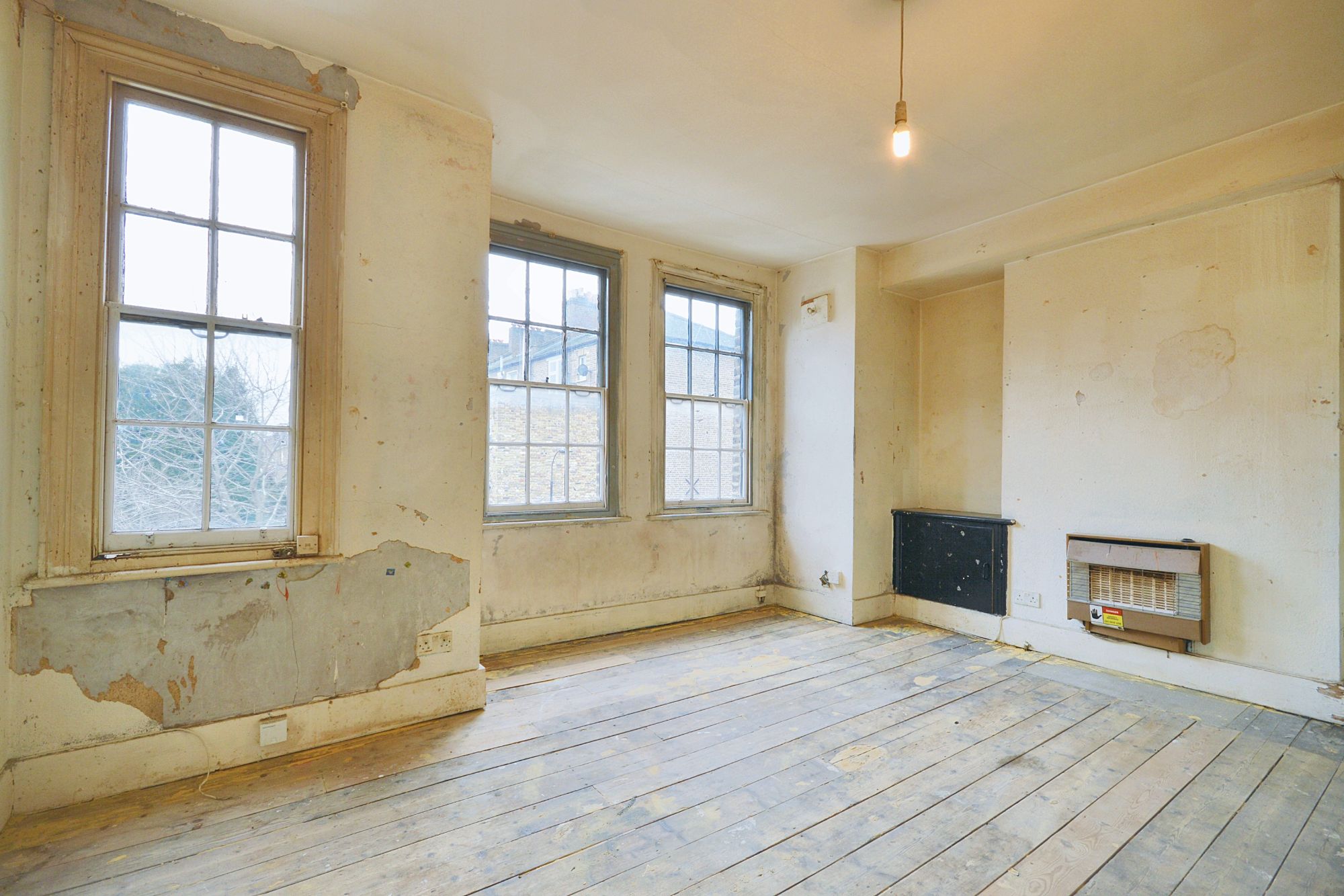 8a Goodwin Road, Shepherds Bush, London W12 9HX