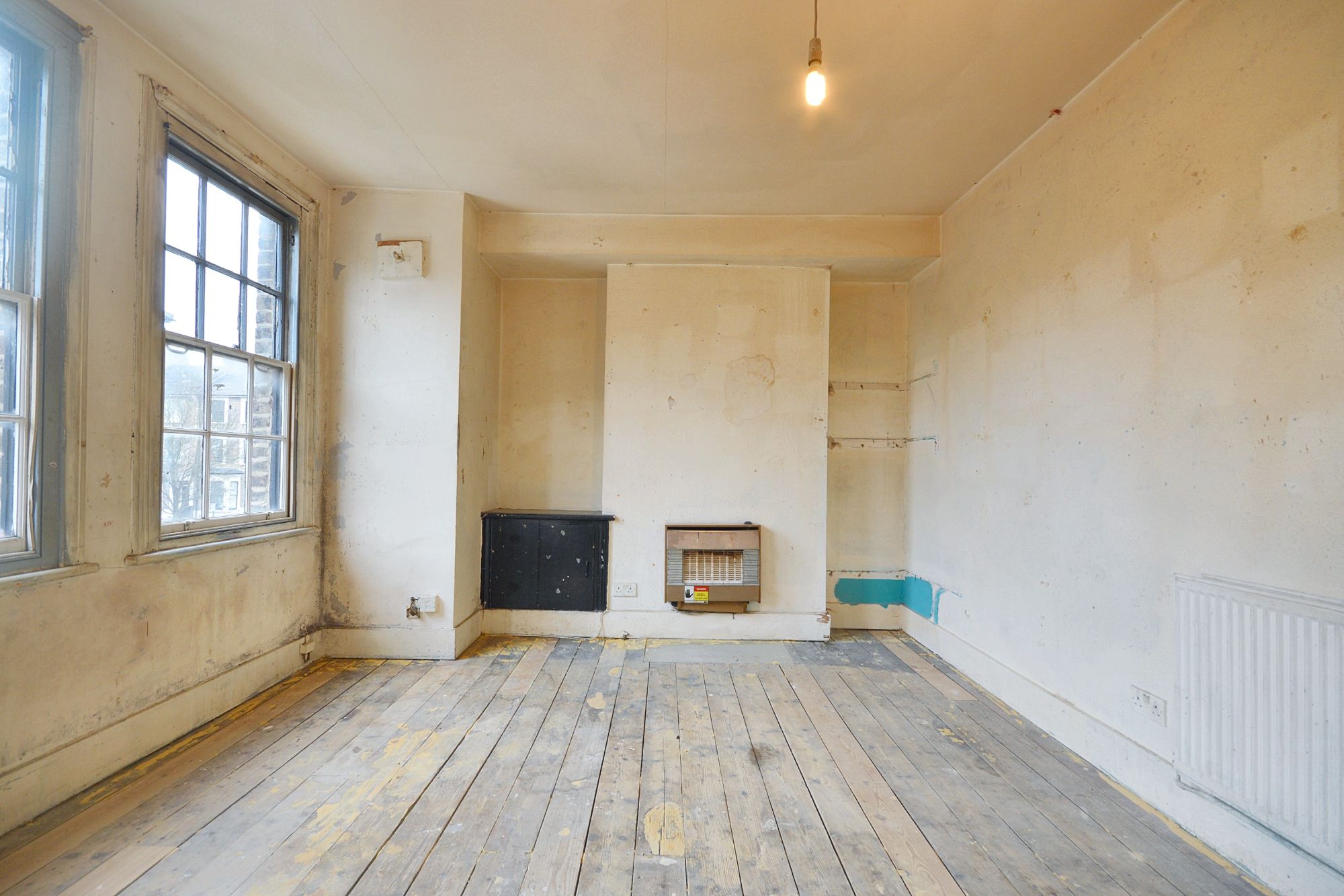 8a Goodwin Road, Shepherds Bush, London W12 9HX