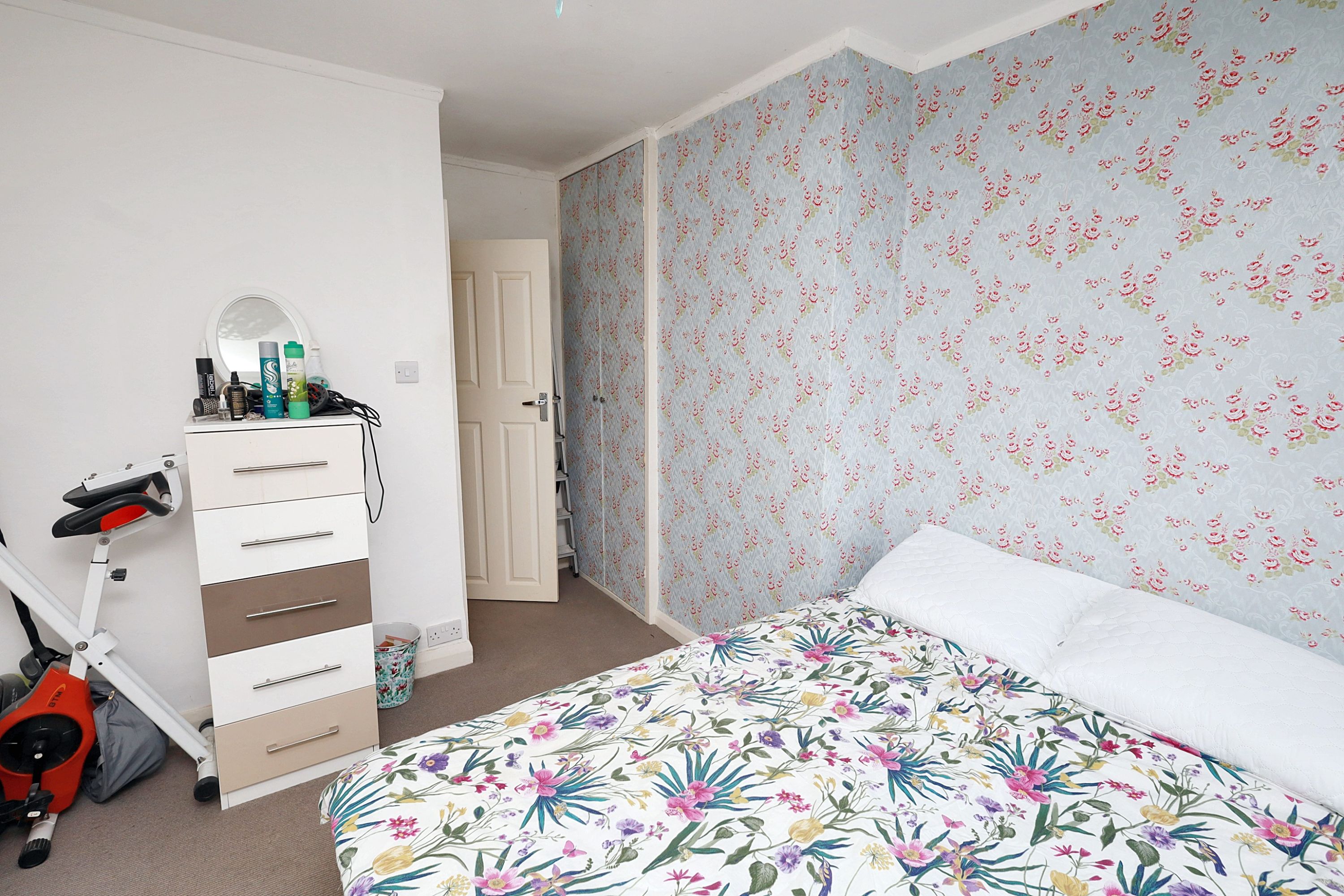 203 Hounslow Road, Hanworth, Feltham, TW13 6AD