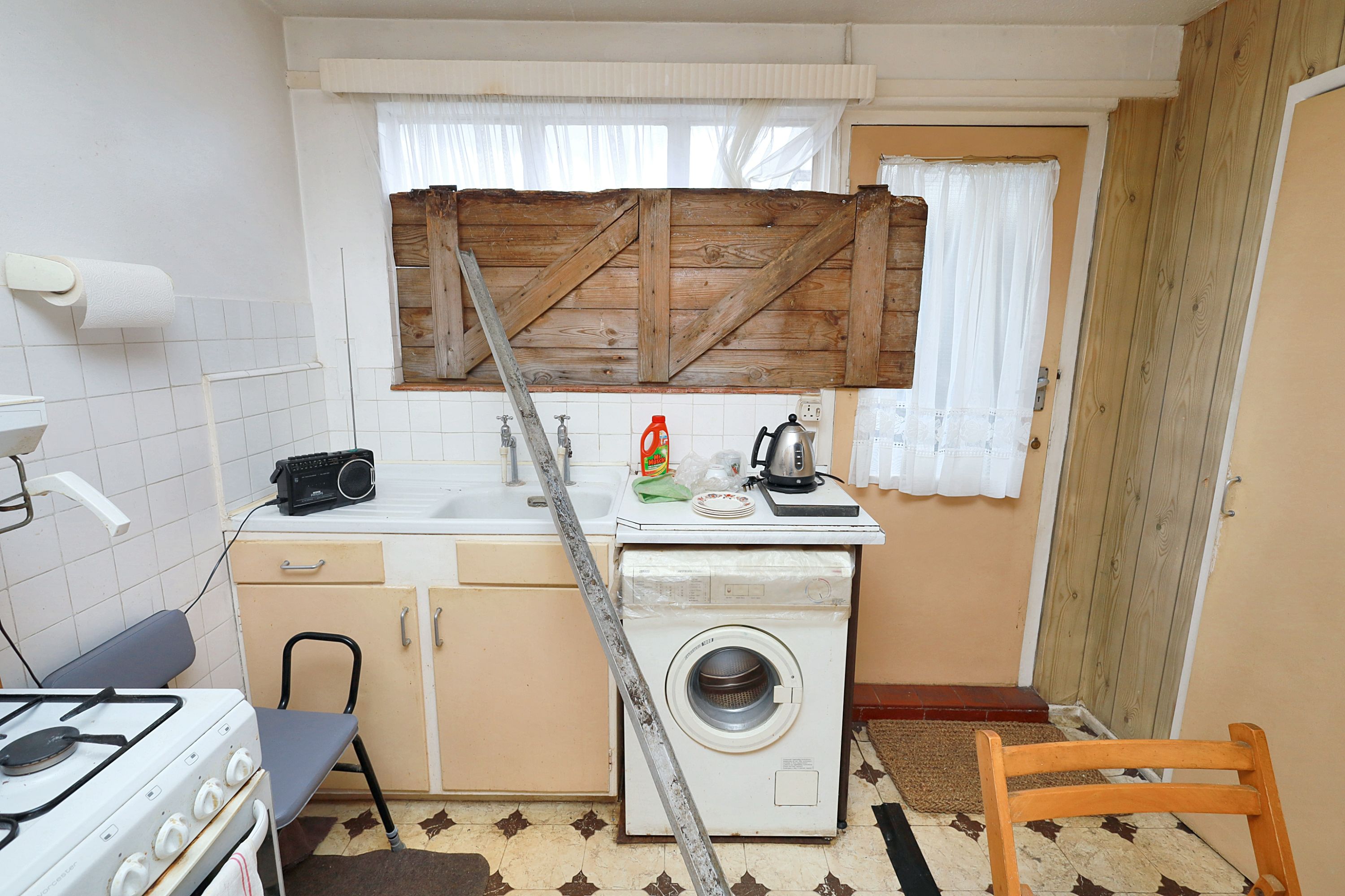 122 Jeremys Green, Edmonton, London, N18 2ND