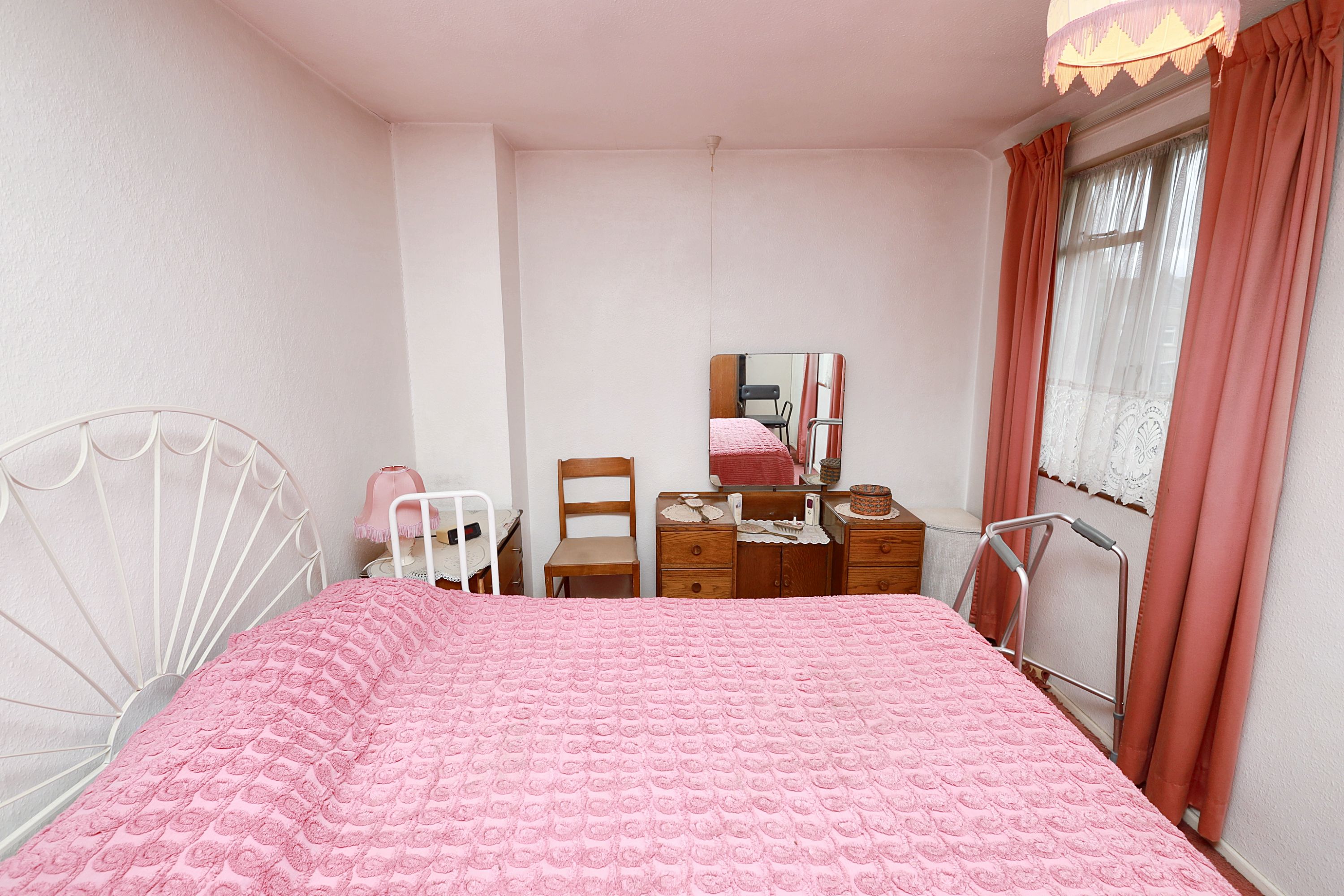 122 Jeremys Green, Edmonton, London, N18 2ND