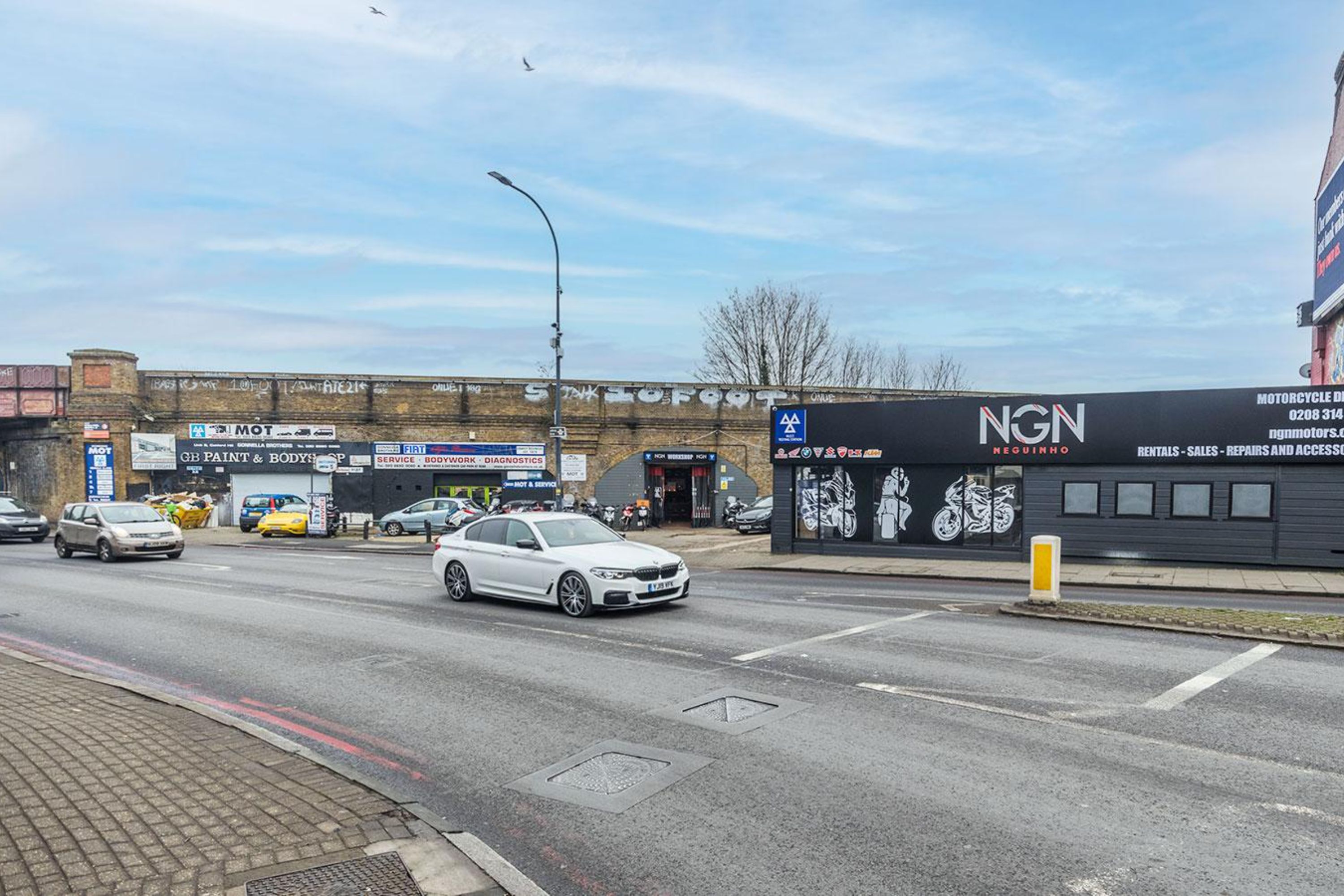 13 Catford Hill, Catford, London SE6 4NU