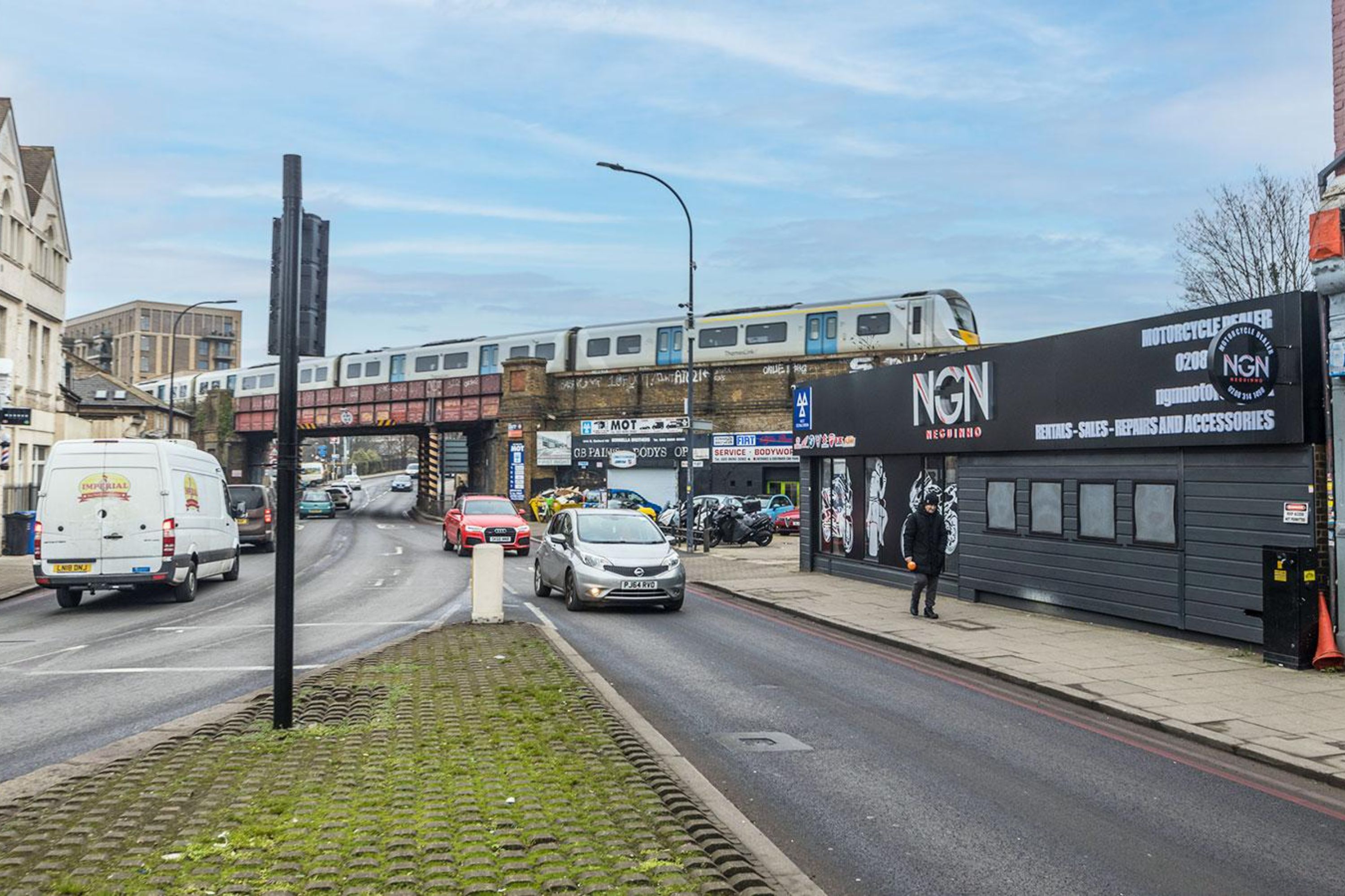 13 Catford Hill, Catford, London SE6 4NU
