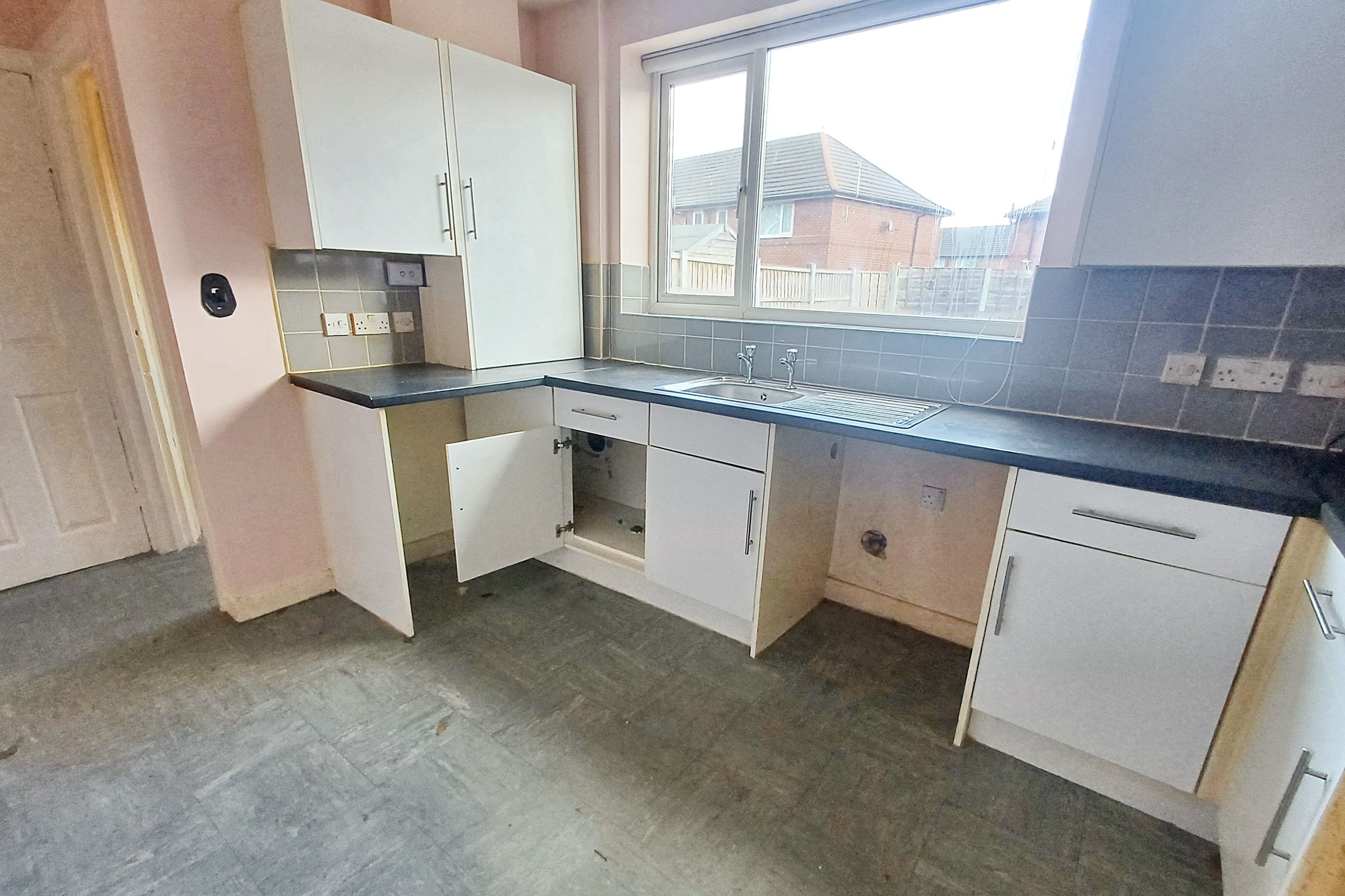 91 Gladeside Road, Wythenshawe, Manchester, M22 9GF