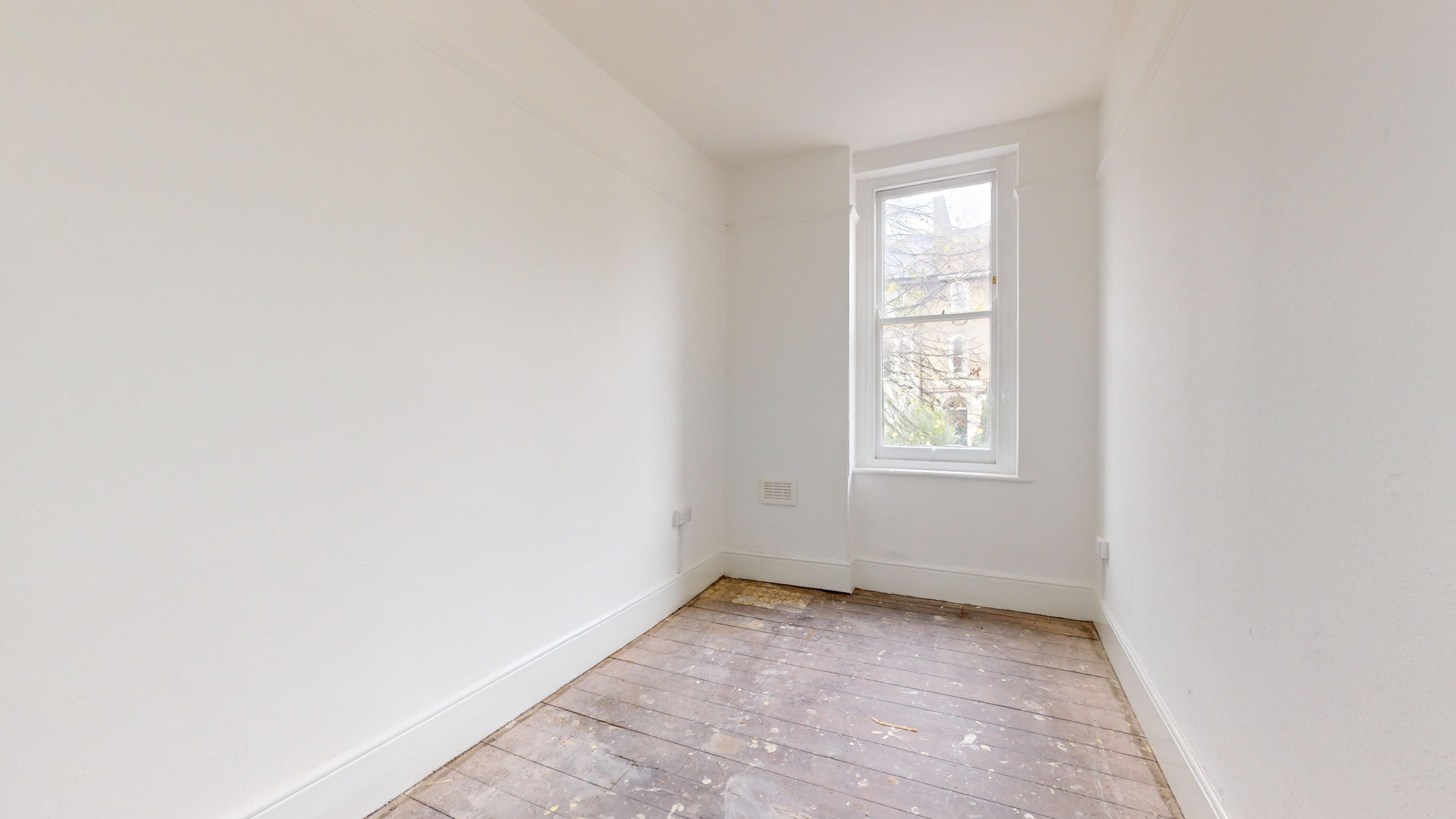 Flat 3, 28 Cathcart Hill, Tufnell Park, London, N19 5QN