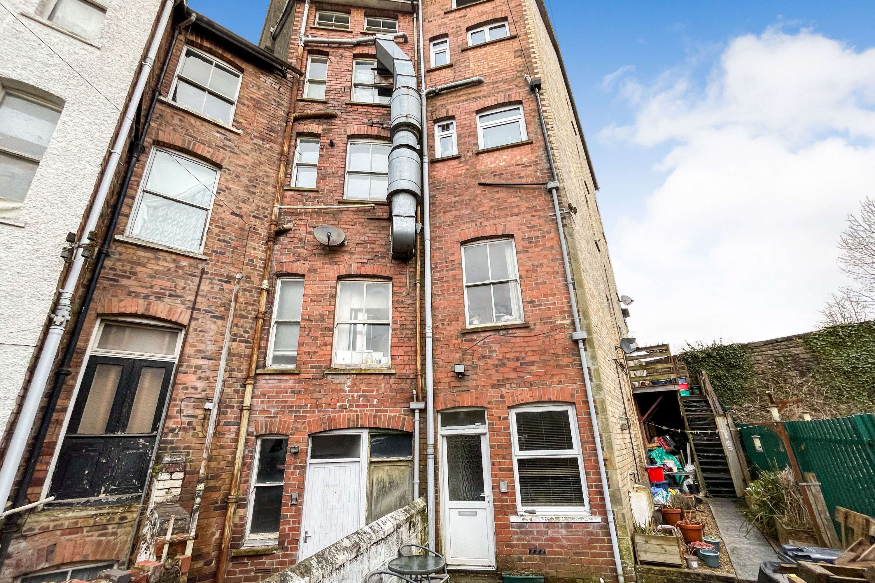 3 Park Crescent, Llandrindod Wells, LD1 6AB