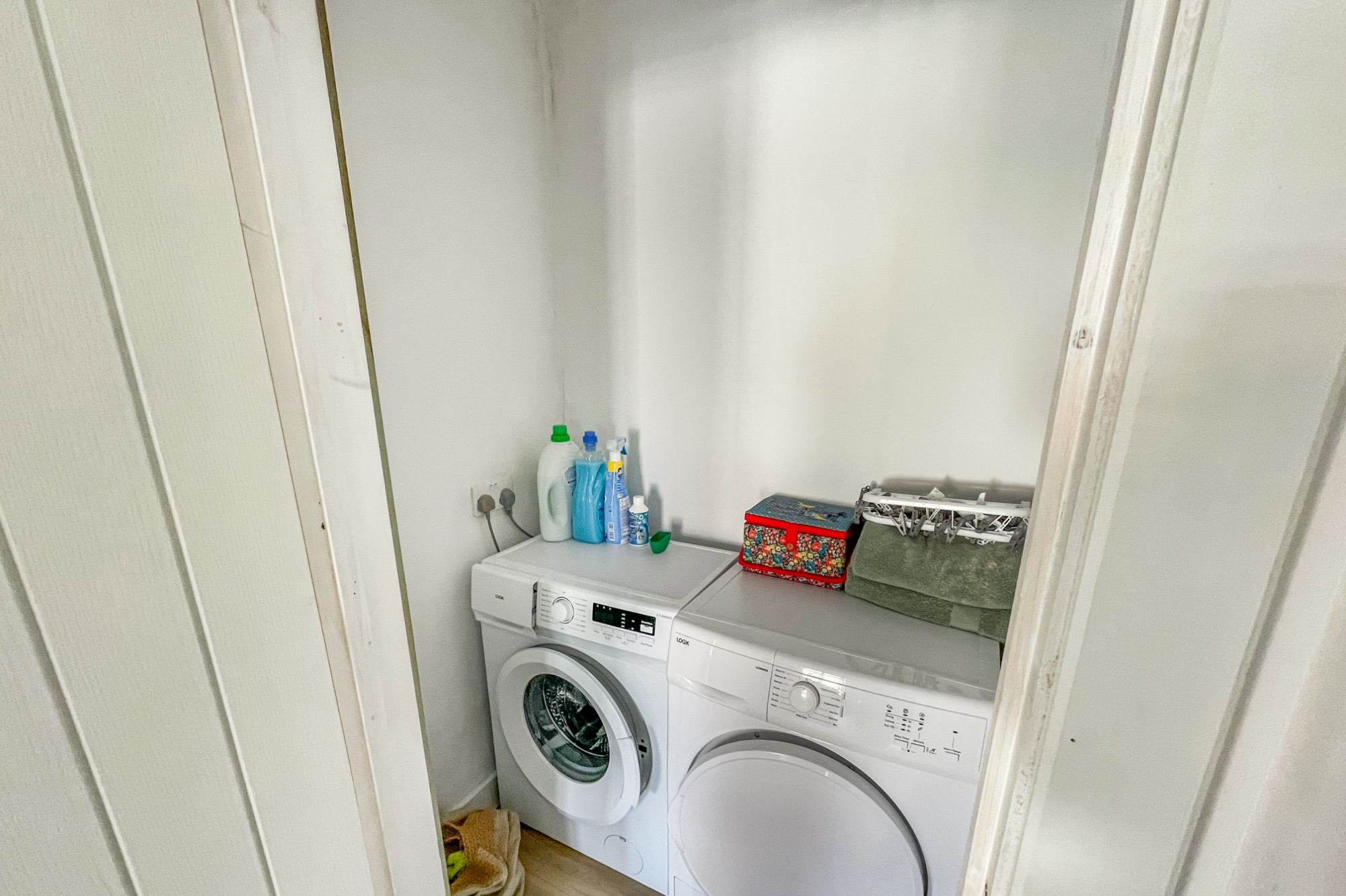 Flat C, 5 George Street, Hailsham, East Sussex, BN27 1AD