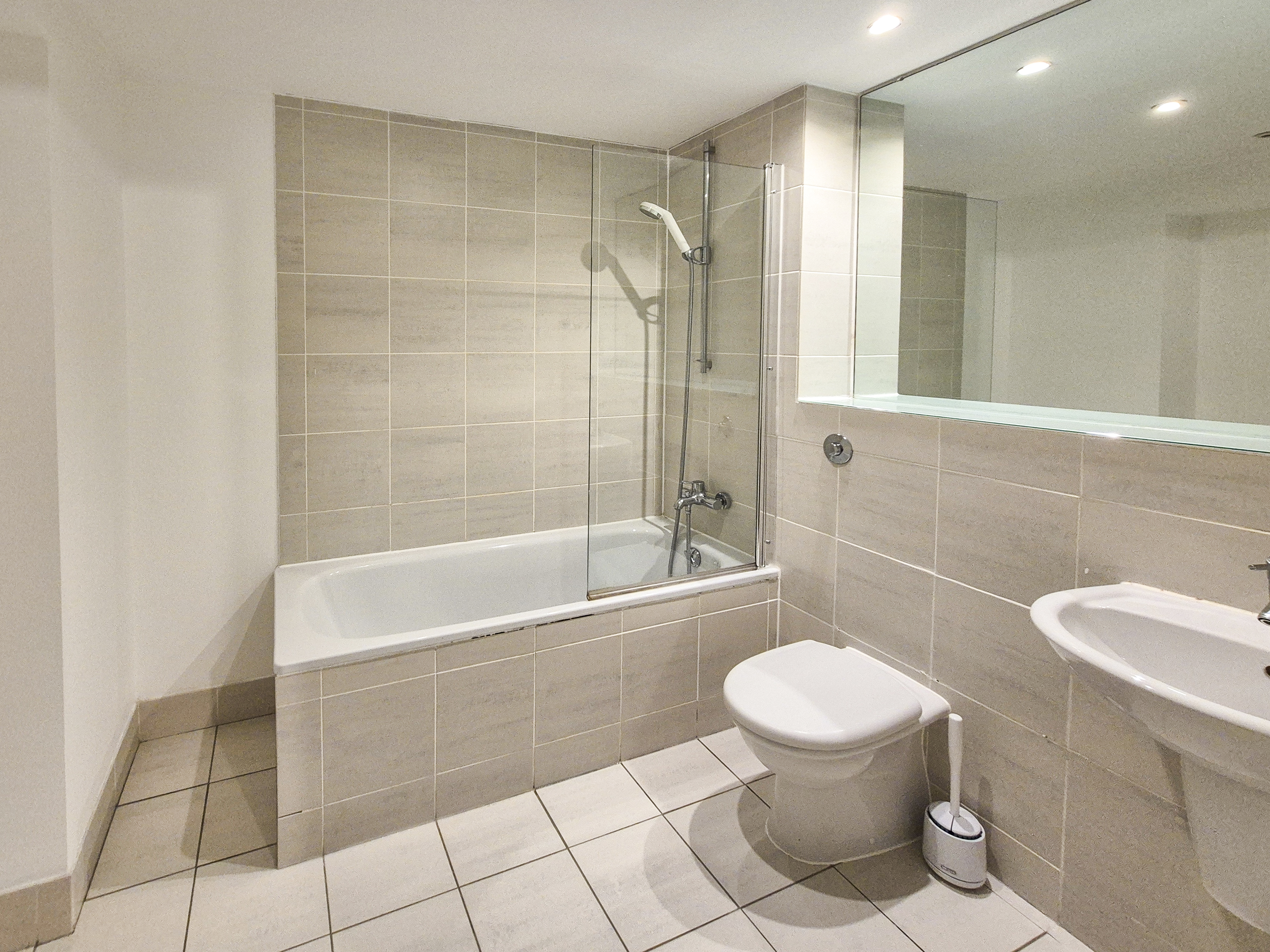 Apartment 199, The Quadrangle, 1 Lower Ormond Street, Manchester M1 5QE