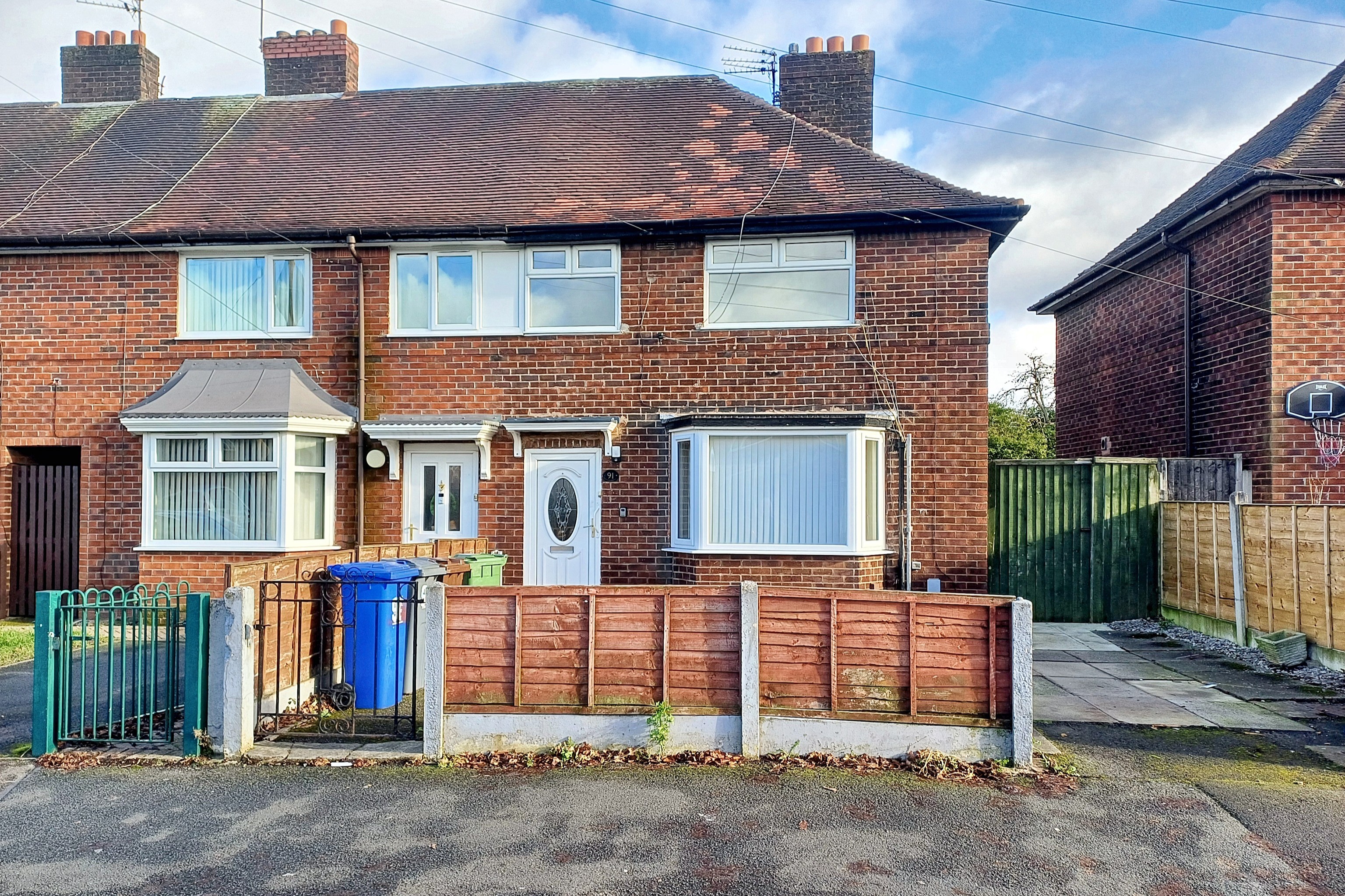 91 Gladeside Road, Wythenshawe, Manchester, M22 9GF