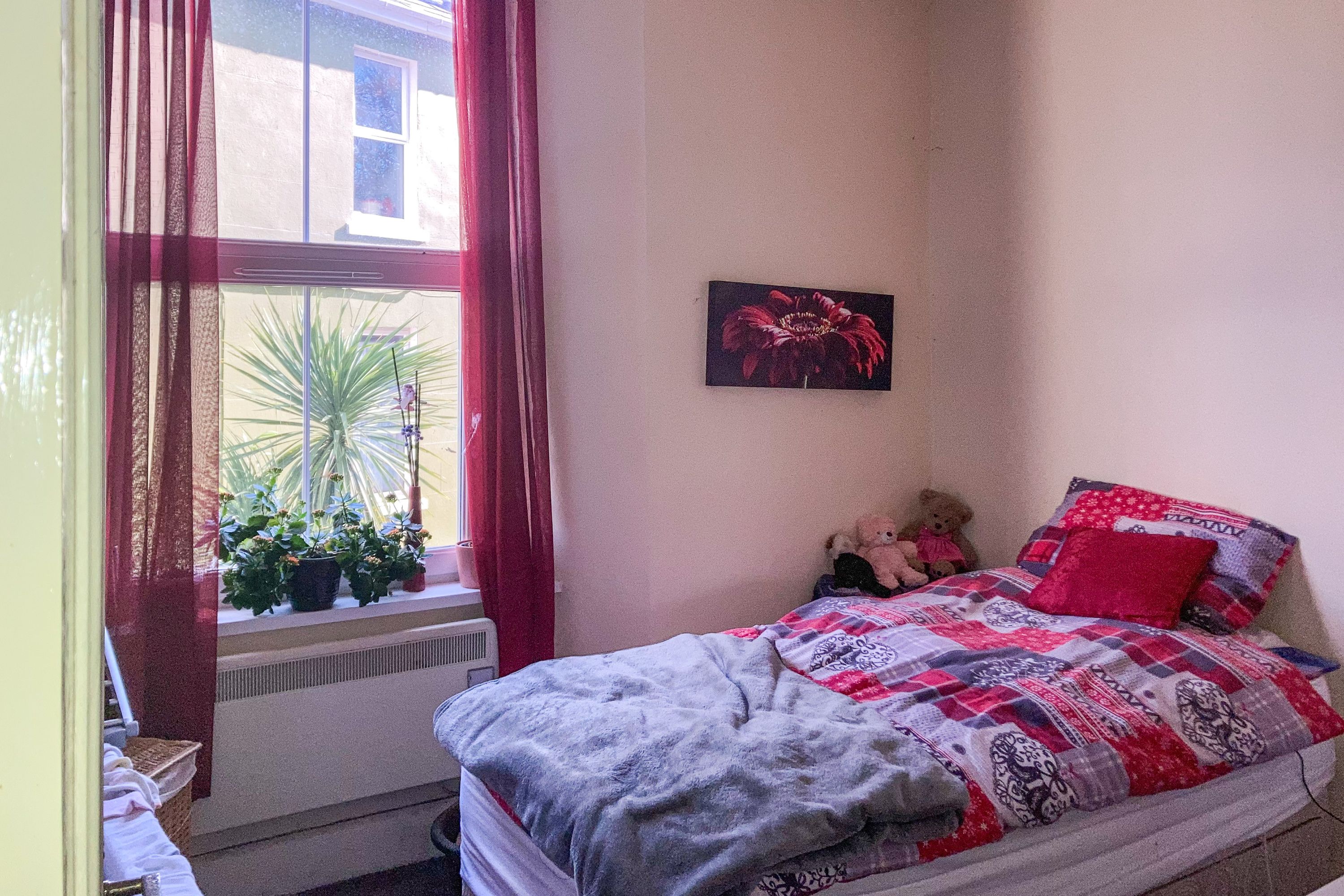 Flat 8, Halswell Court, 22-24 Totnes Road, Paignton, TQ4 5JZ