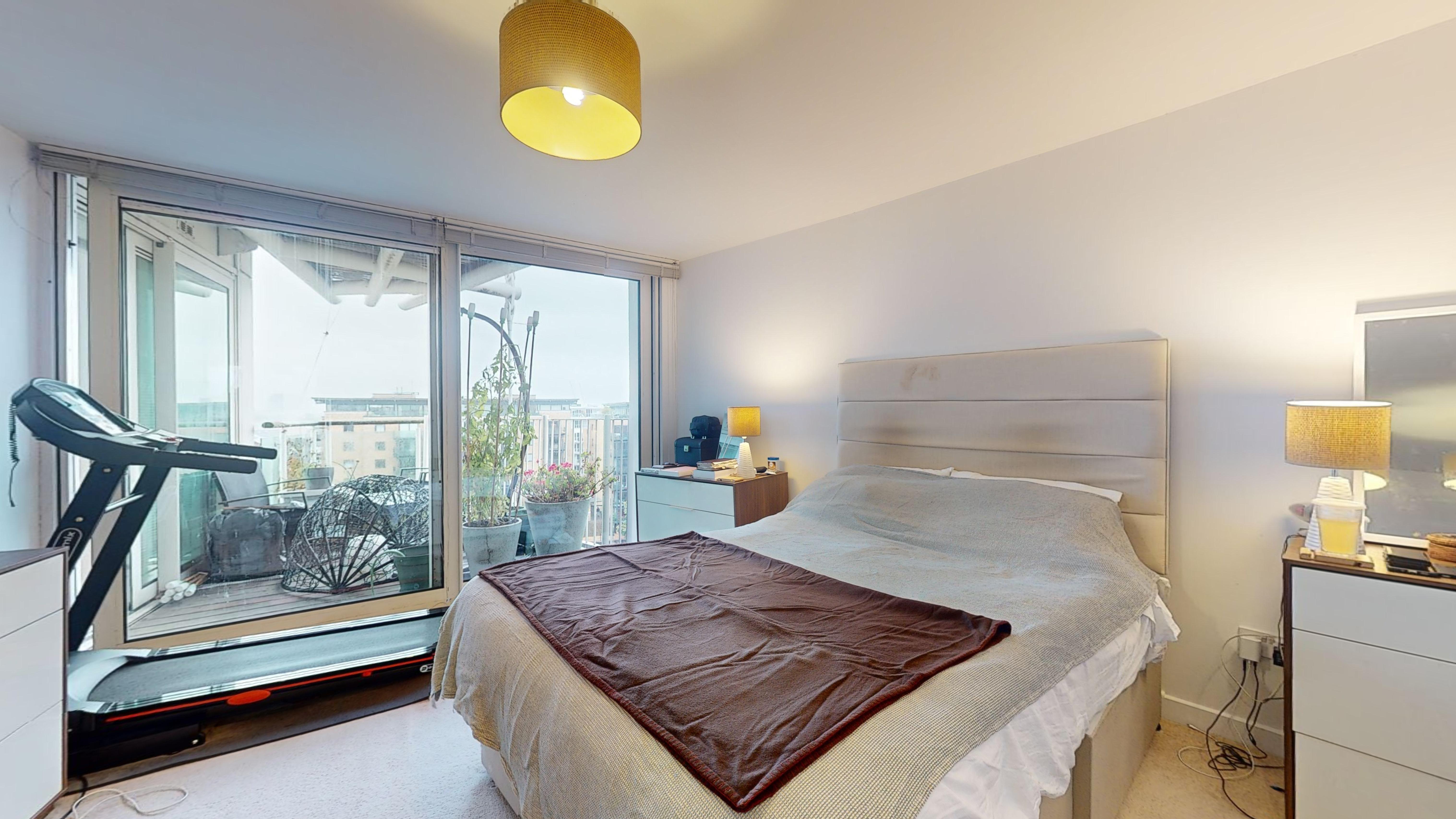 Flat 254 Berglen Court, 7 Branch Road, Canary Wharf, London, E14 7JZ