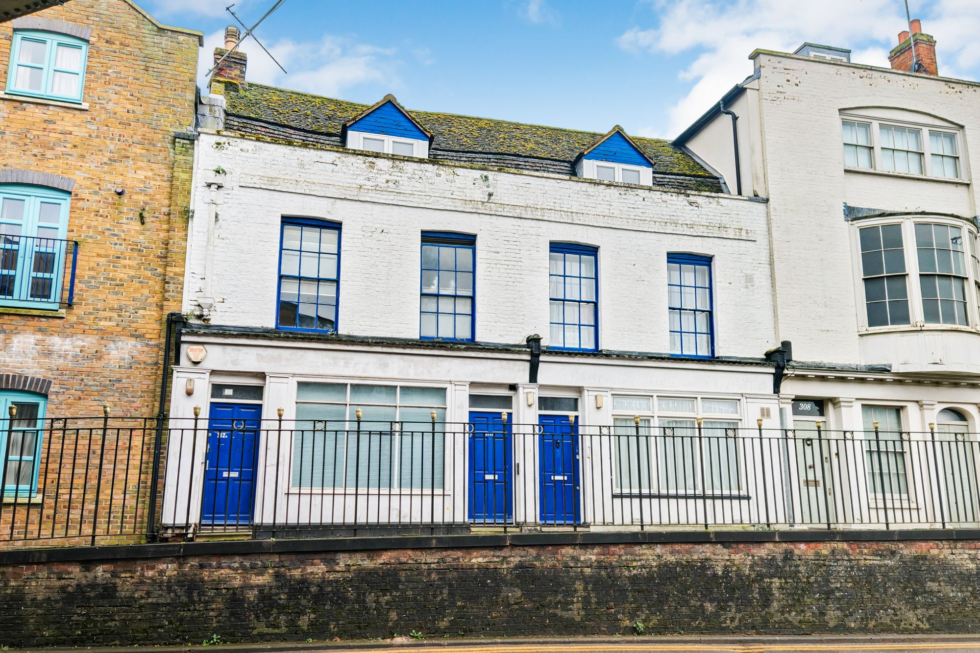 312A & Office, St Margarets Banks, High Street, Rochester, Kent, ME1 1HS