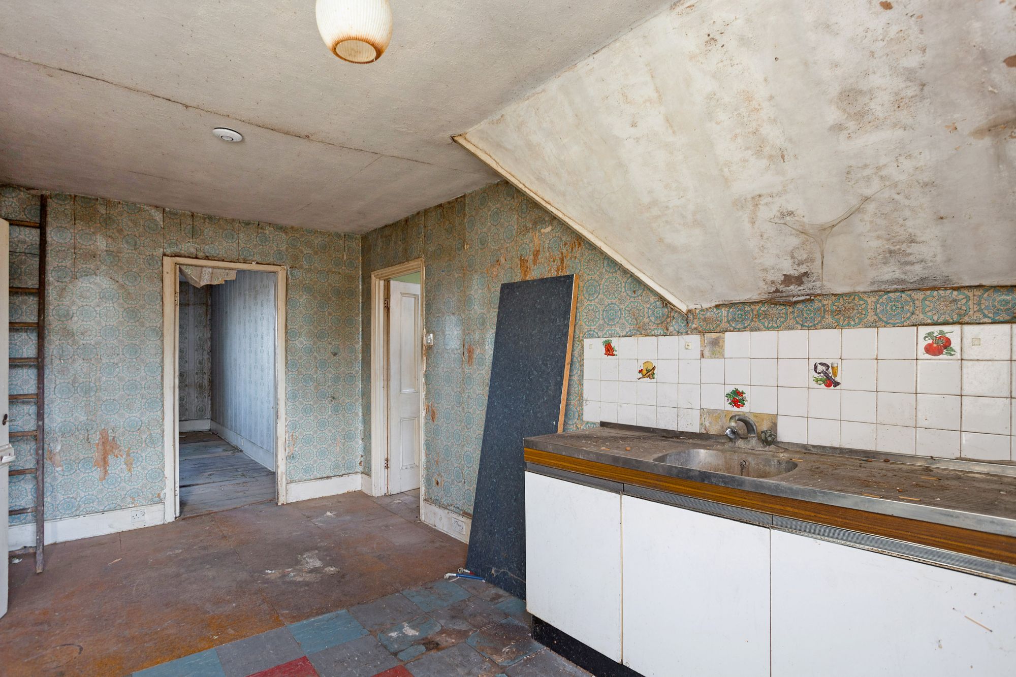 10 Ribblesdale Road, Hornsey, London N8 7EP