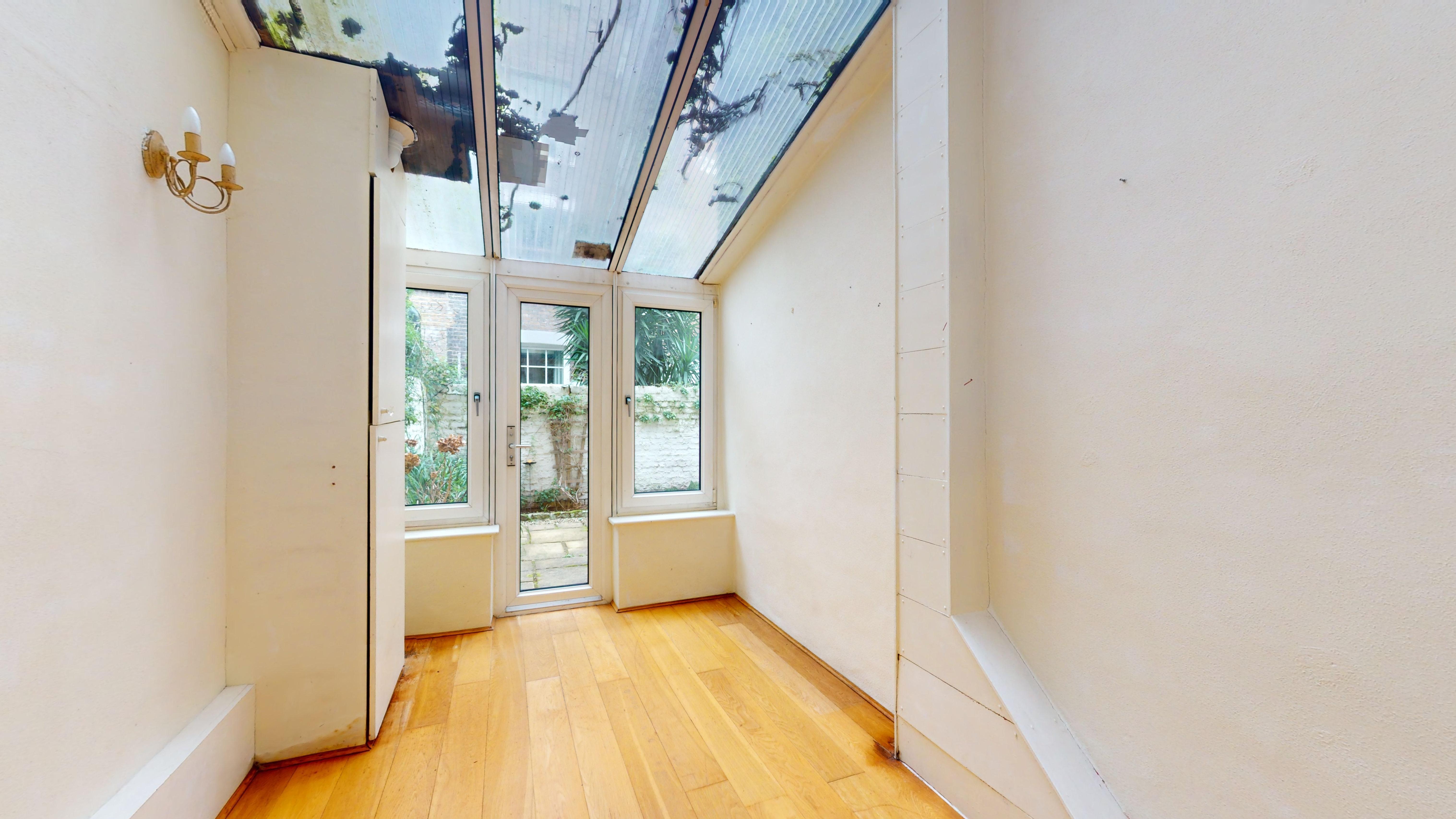 Flat A, 151 Cambridge Street, Pimlico, London, SW1V 4QB