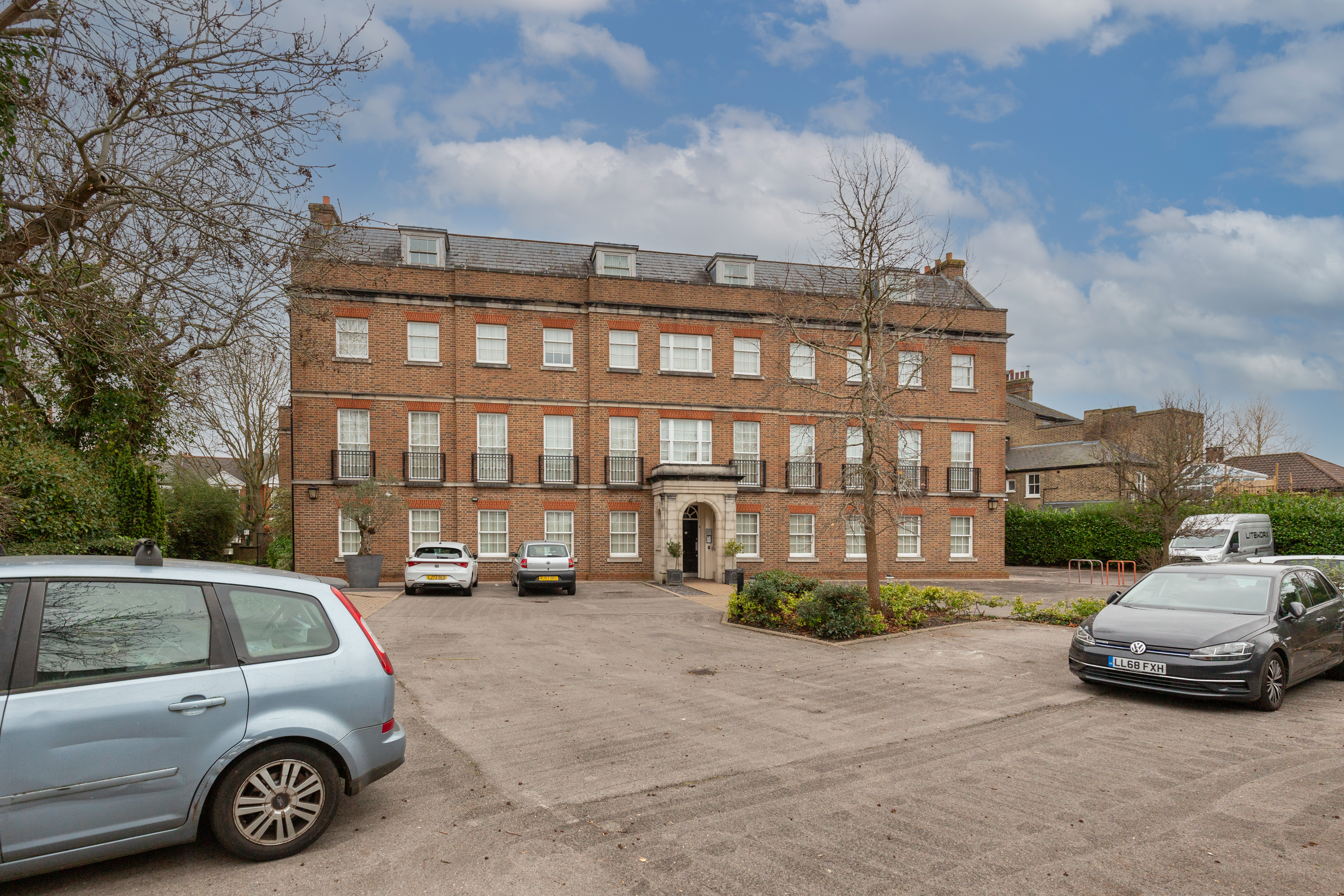 76 Crown Road, Twickenham, TW1 3EU