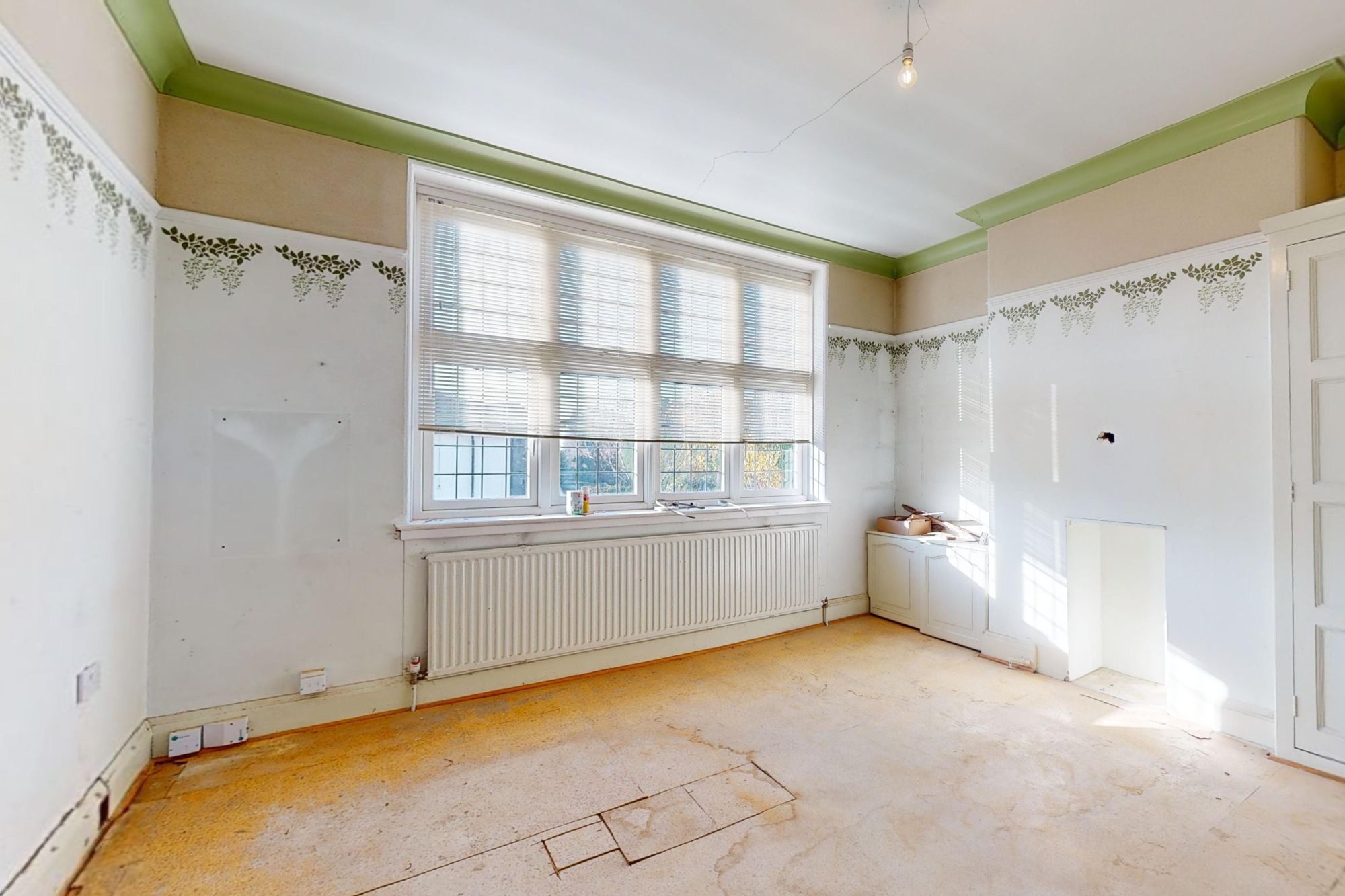 98 Westbury Road, New Malden, Surrey KT3 5AN