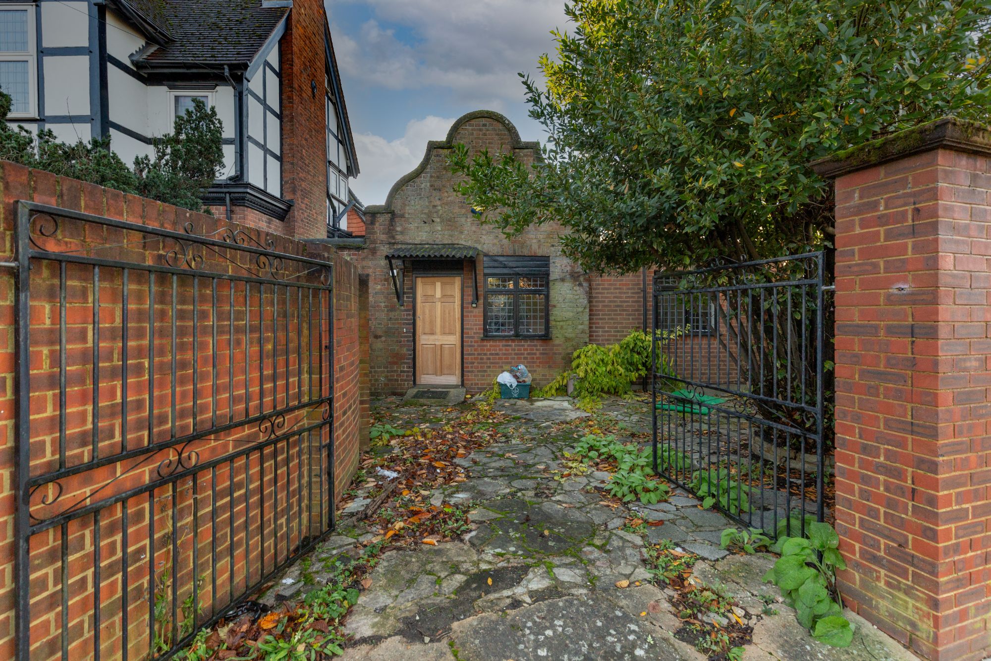 98 Westbury Road, New Malden, Surrey KT3 5AN