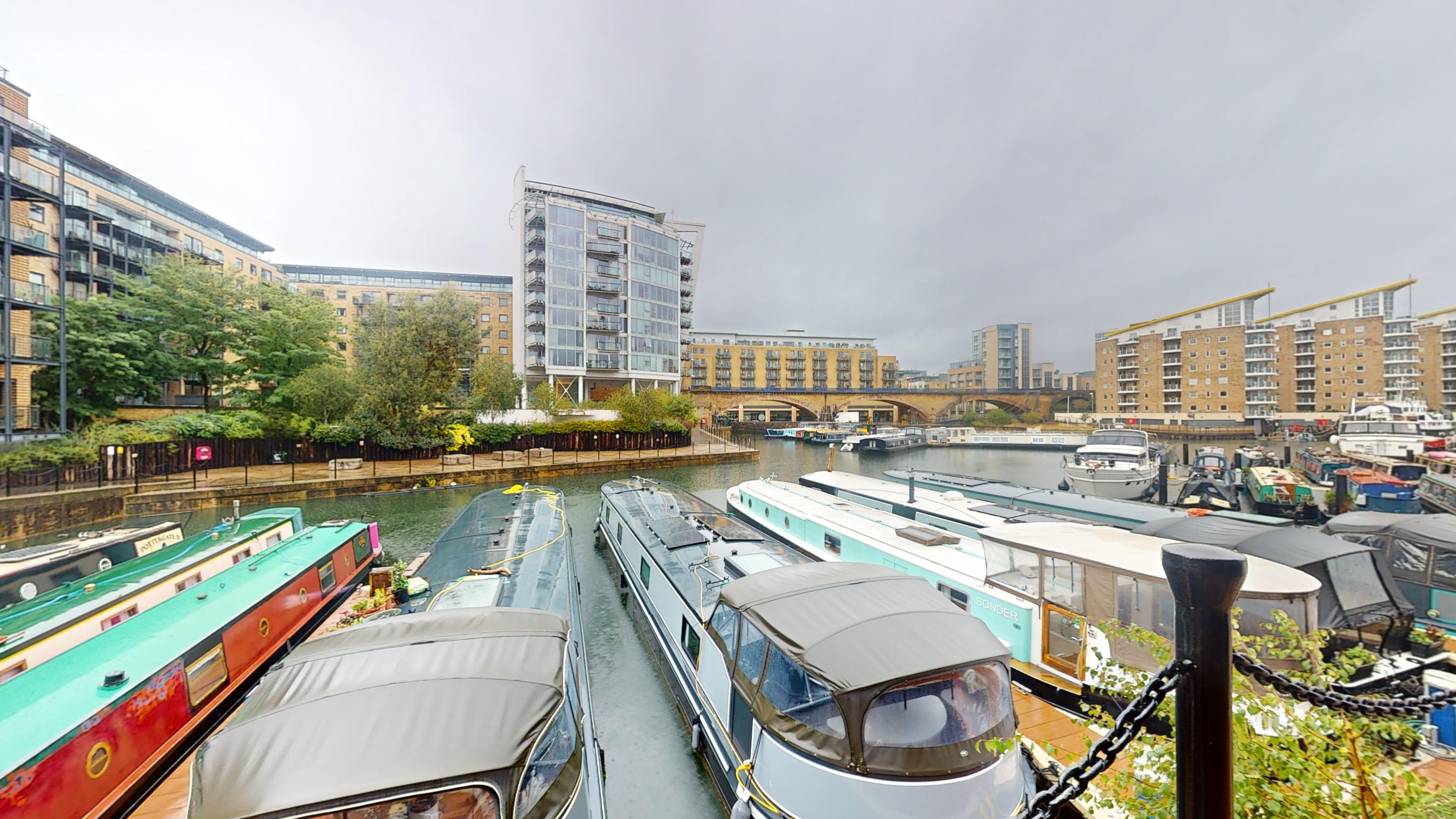 Flat 254 Berglen Court, 7 Branch Road, Canary Wharf, London, E14 7JZ