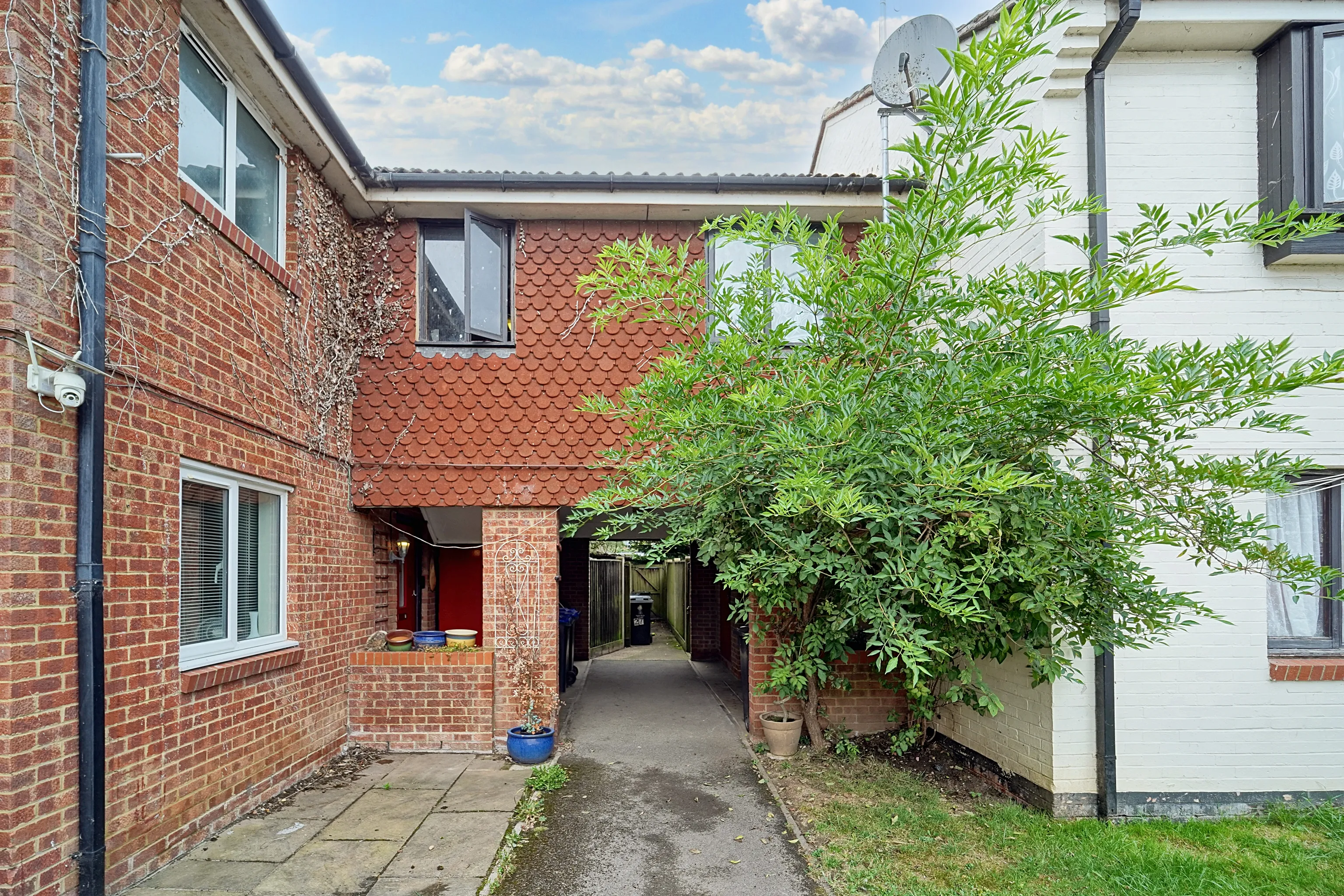 25 Blinco Lane, George Green, Slough, Buckinghamshire, SL3 6RG
