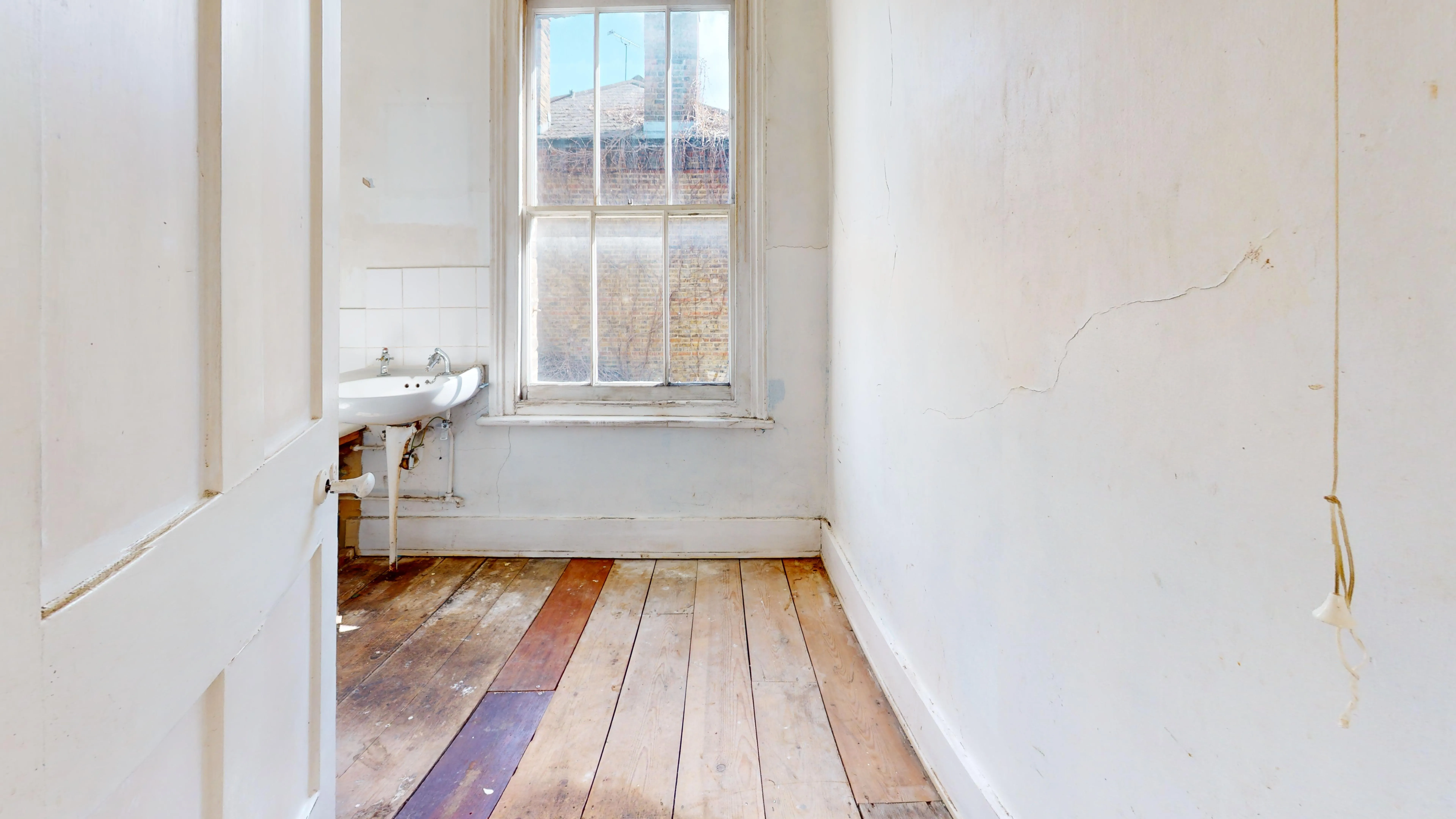 Upper Flat, 40 Grayshott Road, Battersea, London, SW11 5TT