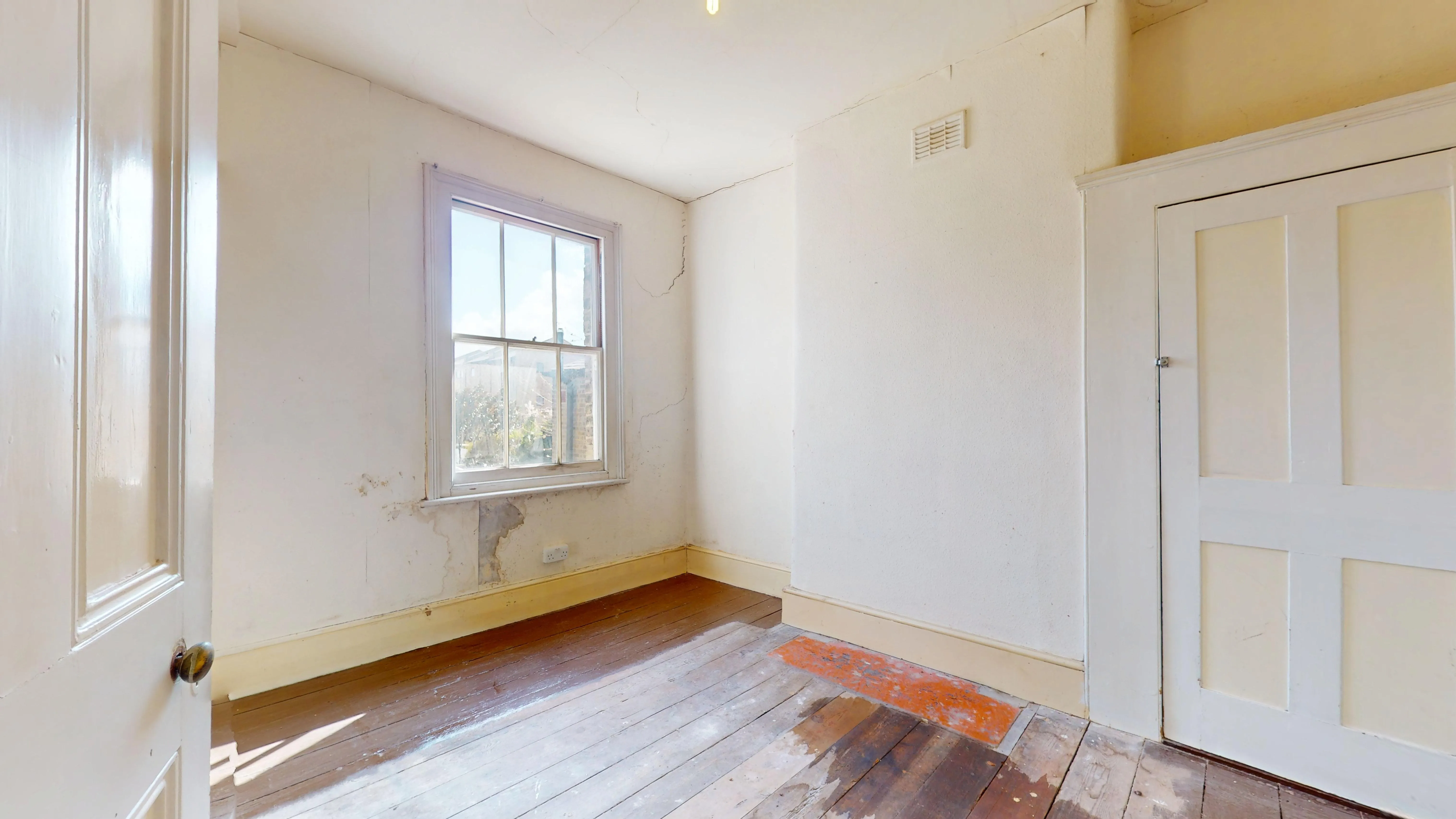Upper Flat, 40 Grayshott Road, Battersea, London, SW11 5TT