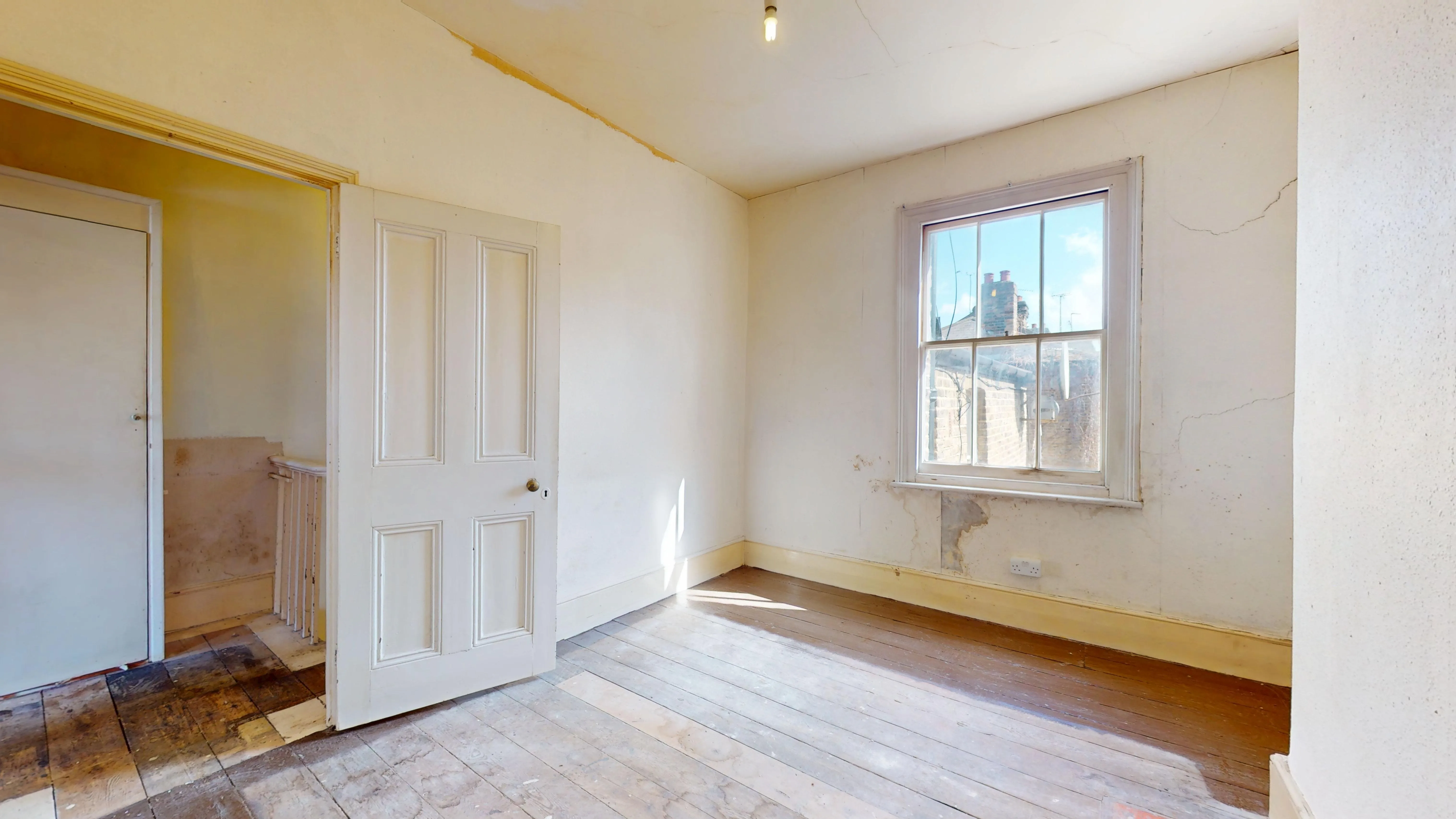 Upper Flat, 40 Grayshott Road, Battersea, London, SW11 5TT