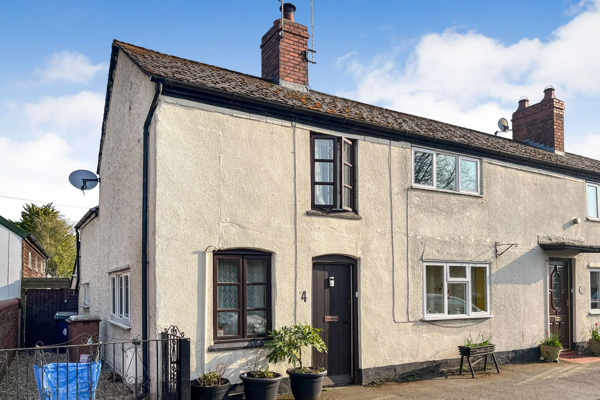 4 Three Trees, Station Road, Whittington, Oswestry, Shropshire, SY11 4DB
