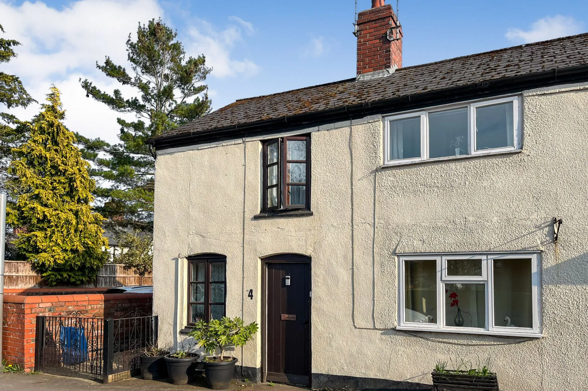 4 Three Trees, Station Road, Whittington, Oswestry, Shropshire, SY11 4DB