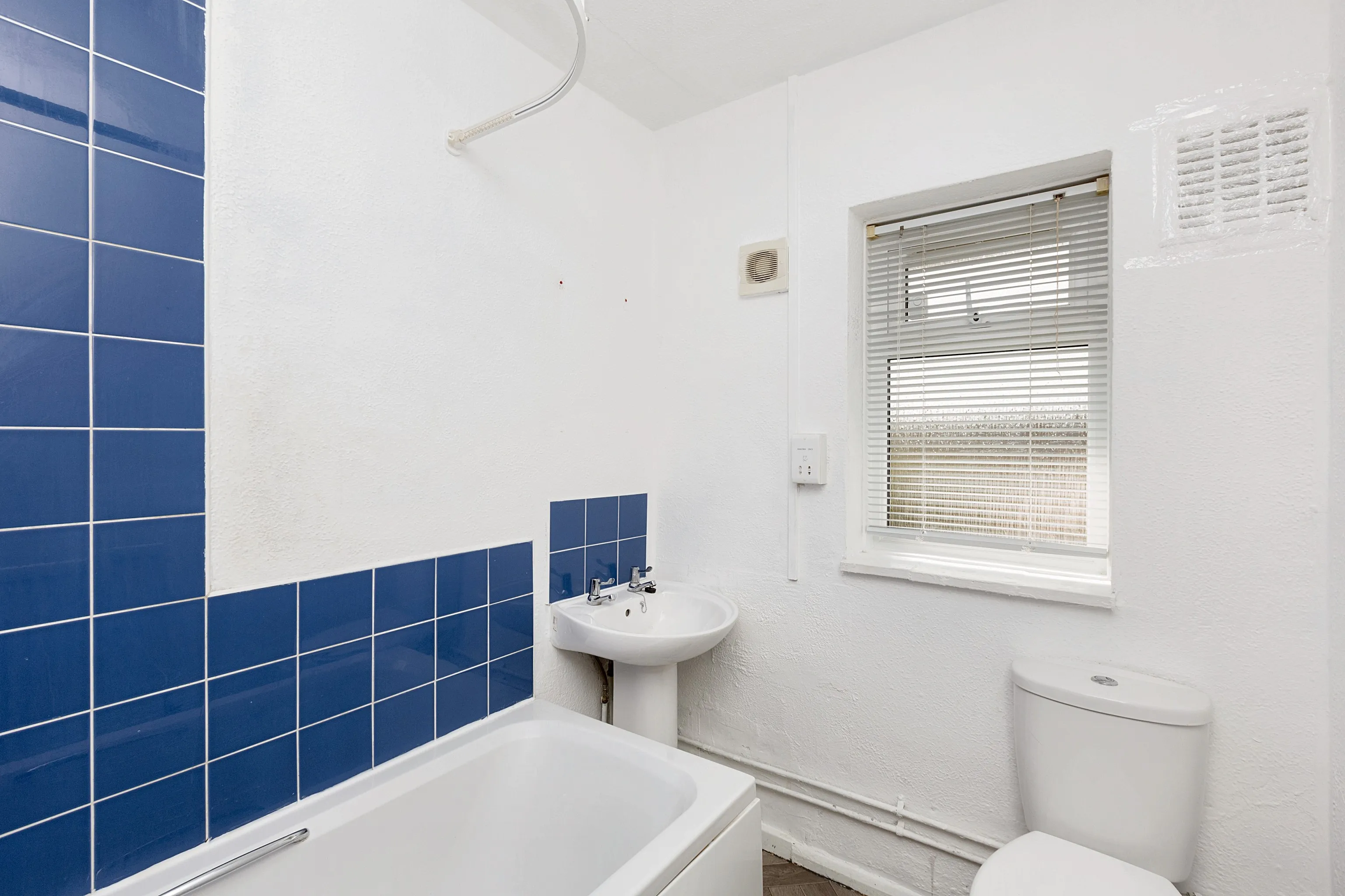24 Chestnut Road, Oakham, LE15 6QP