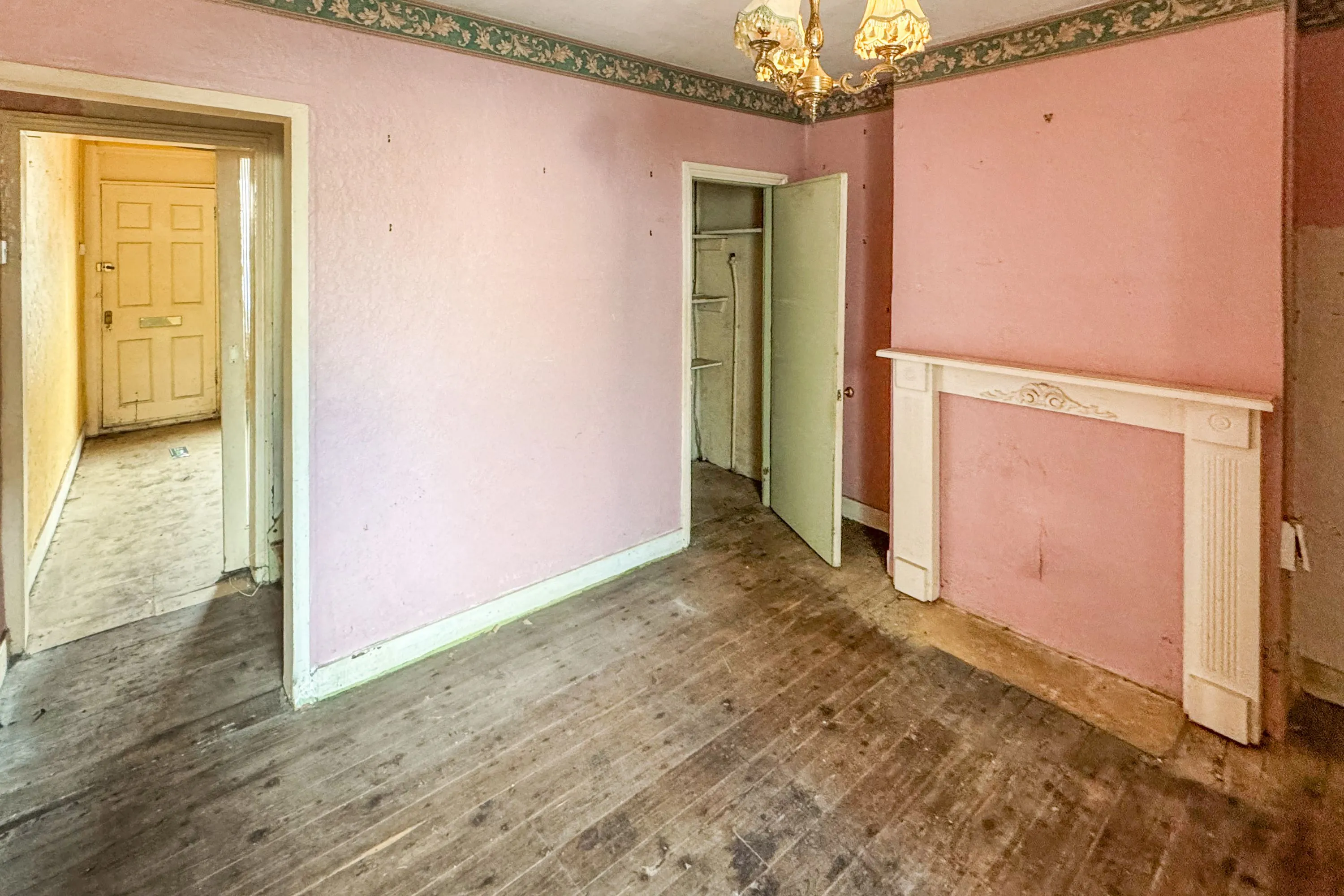 58 New Road, The Causeway, Staines, TW18 3DA