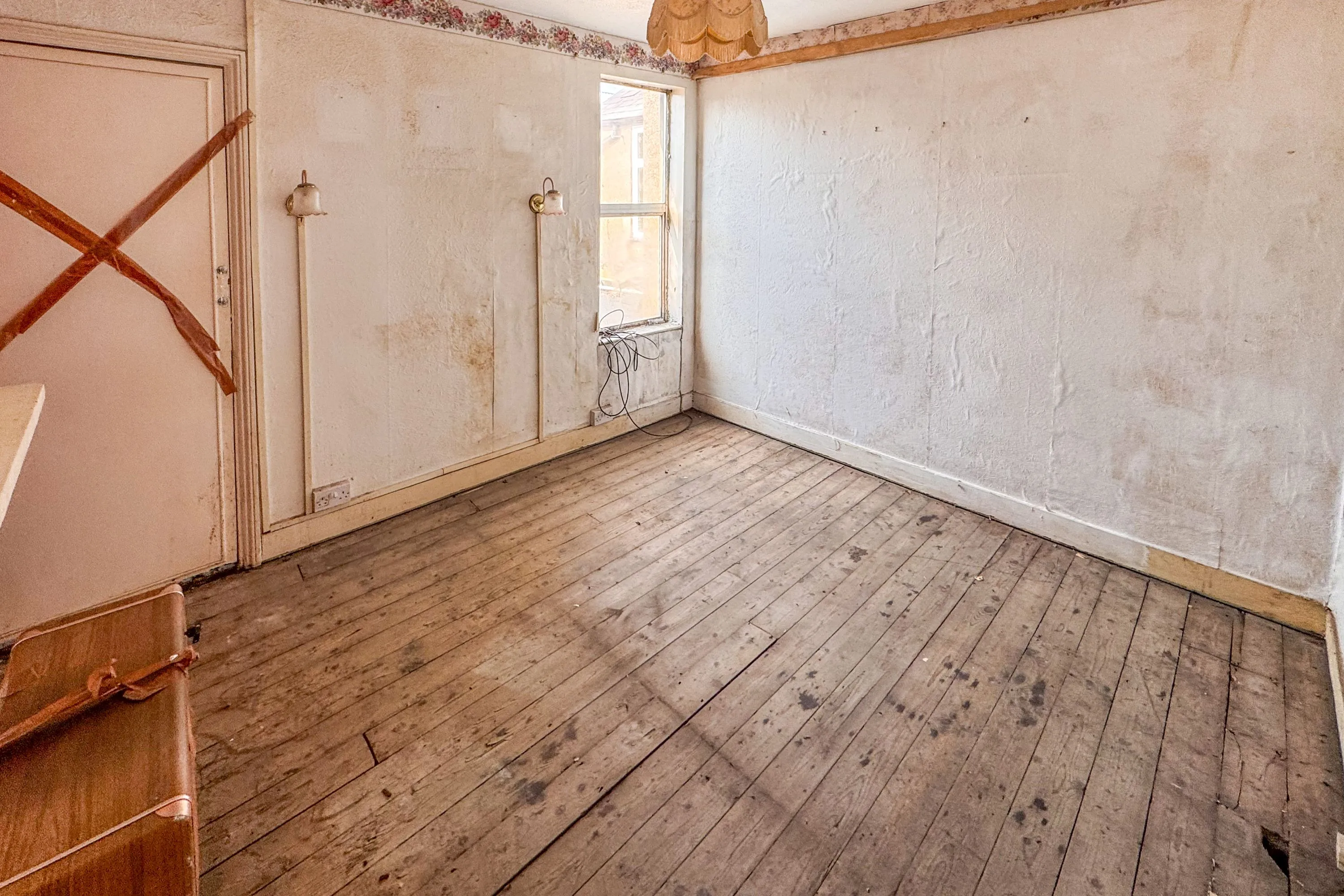 58 New Road, The Causeway, Staines, TW18 3DA
