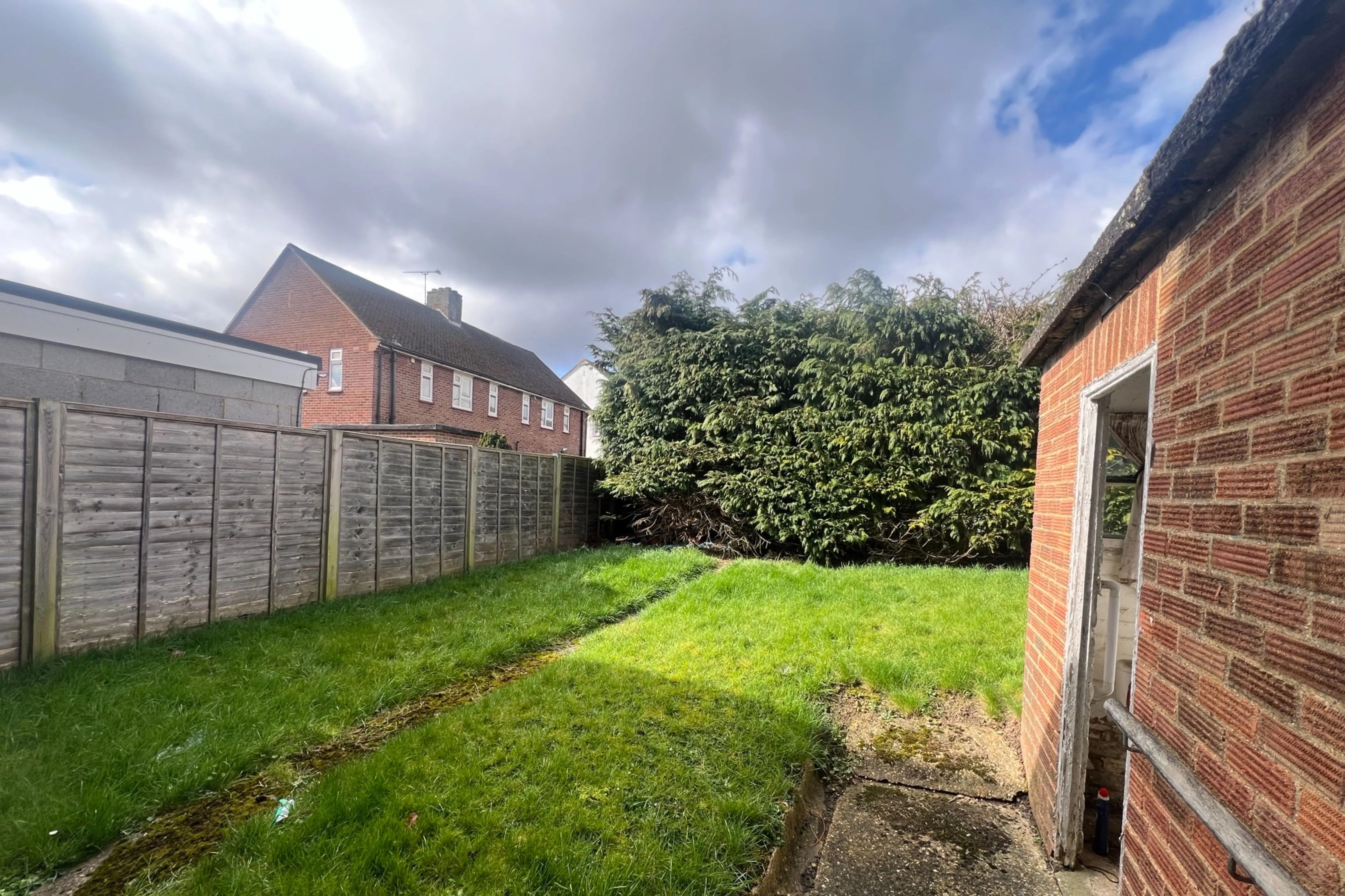 34 Queens Road, Ware, Hertfordshire SG12 7DN