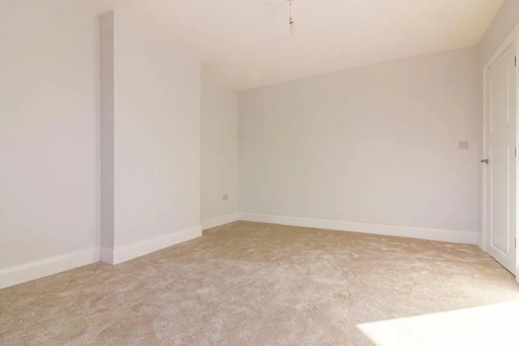 1 Empress Avenue, Aldersbrook, London, E12 5ET