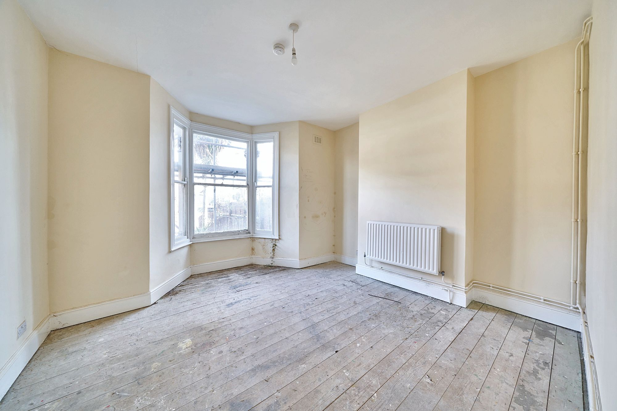 Flat A, 267 High Road, London, N15 4RR