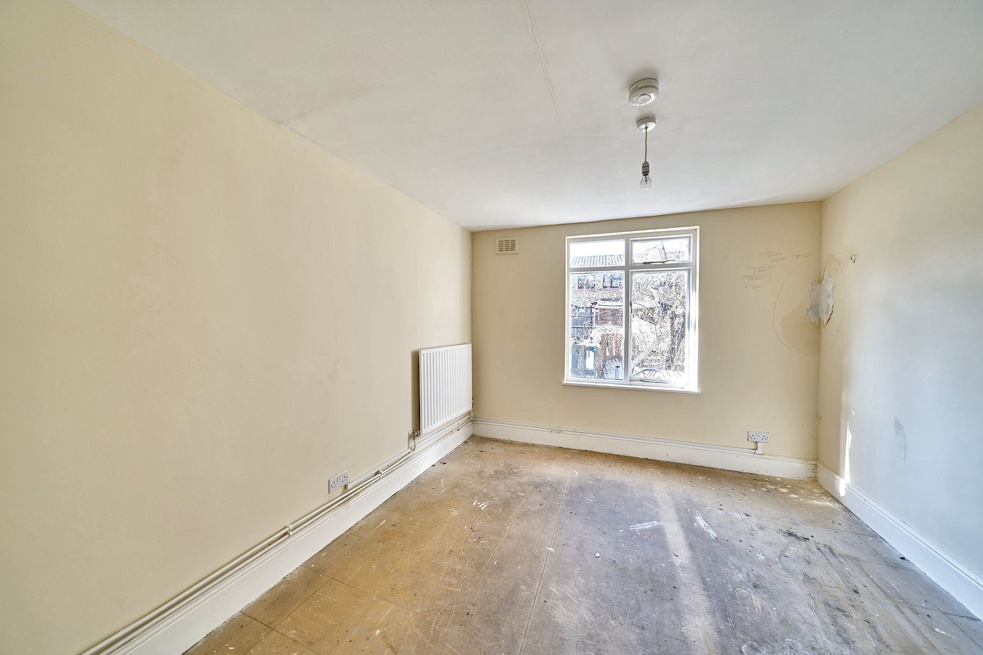 Flat A, 267 High Road, London, N15 4RR