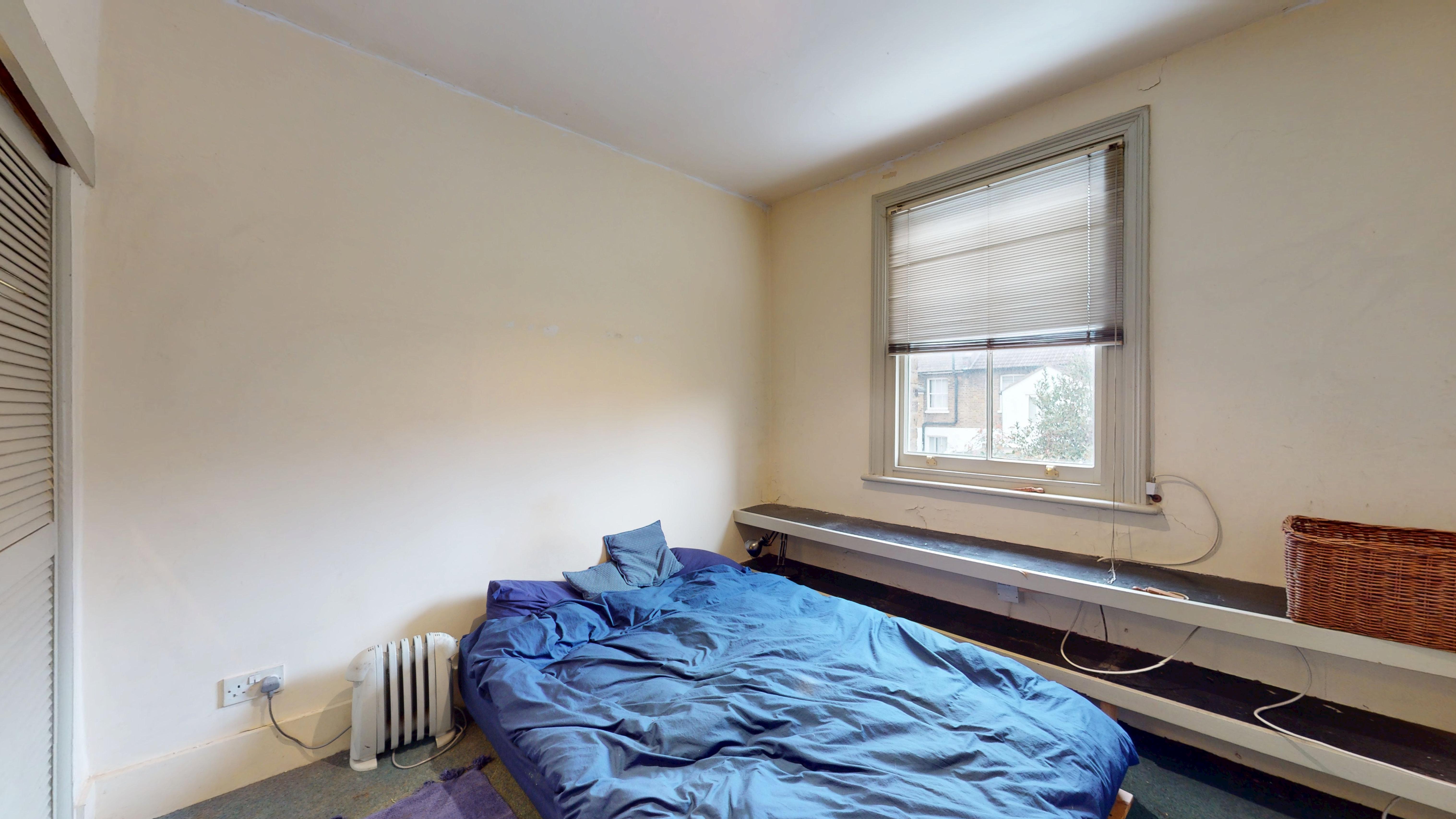 First Floor Flat rear, 24 Tournay Road, Fulham, London, SW6 7UF
