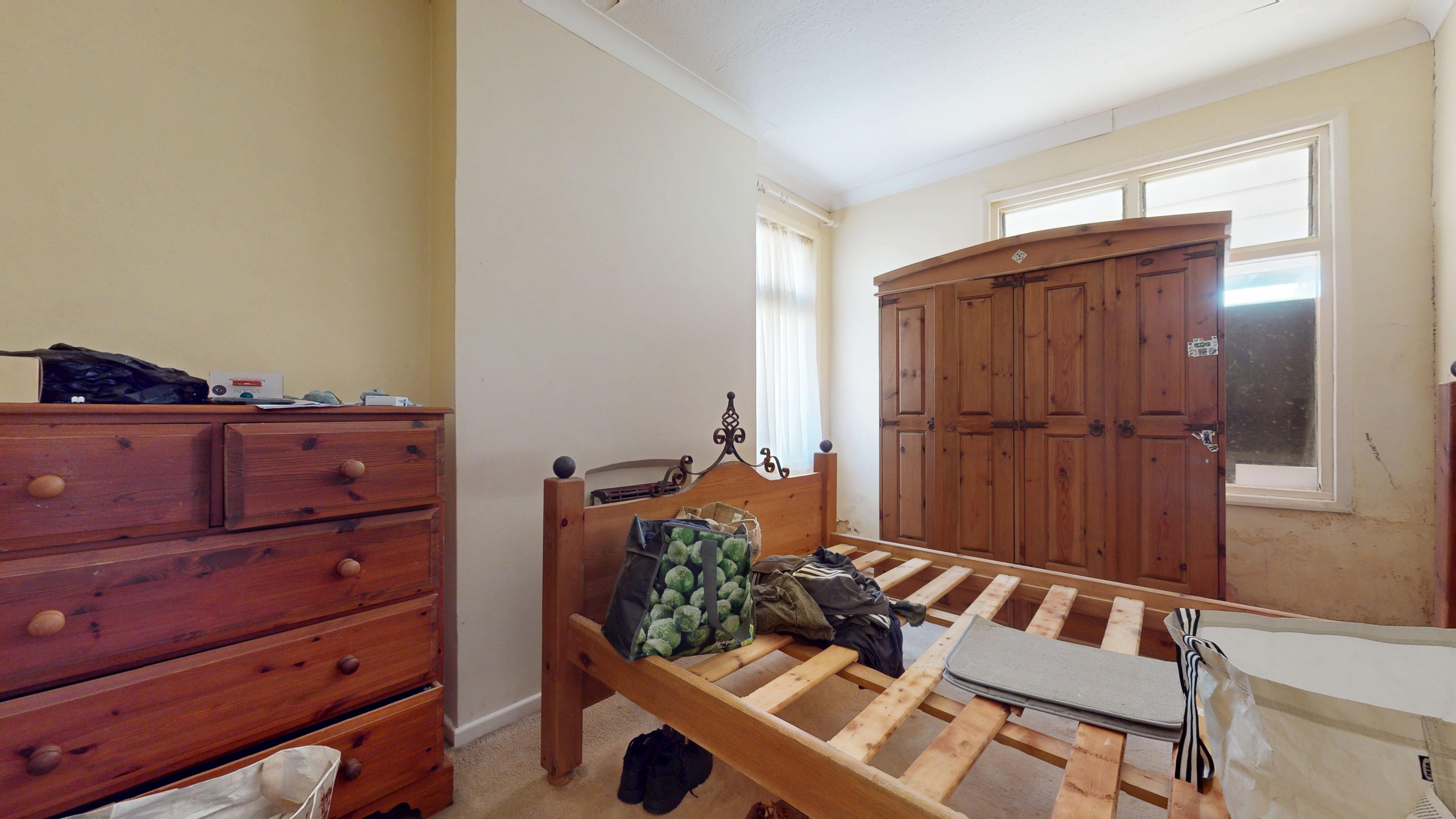 194 Hainault Avenue, Westcliff-on-Sea, SS0 9EX