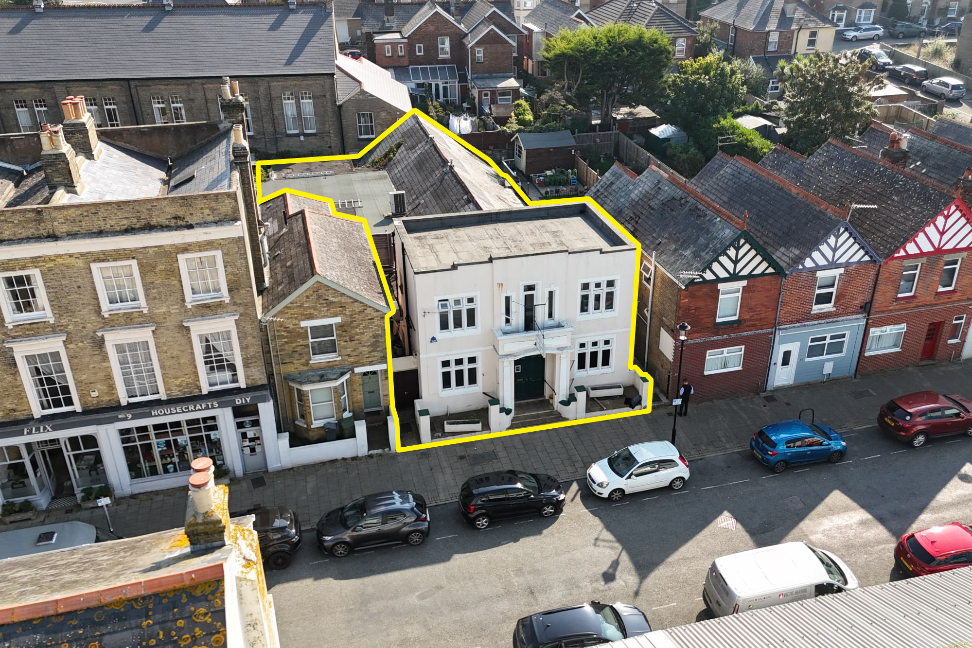East Cowes Conservative Club, 11 Clarence Road, East Cowes, PO32 6EP