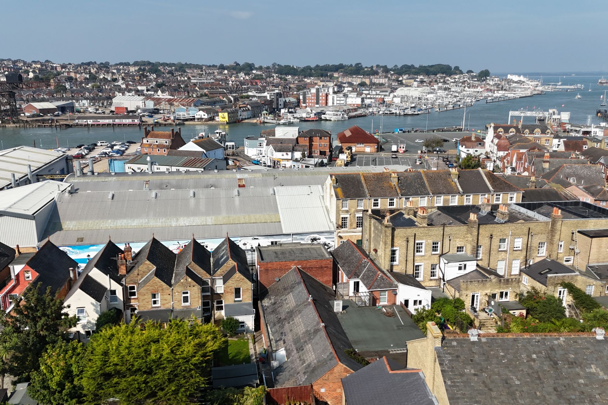 East Cowes Conservative Club, 11 Clarence Road, East Cowes, PO32 6EP