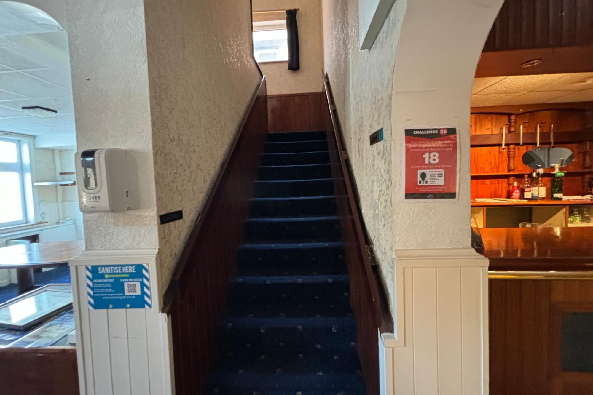East Cowes Conservative Club, 11 Clarence Road, East Cowes, PO32 6EP