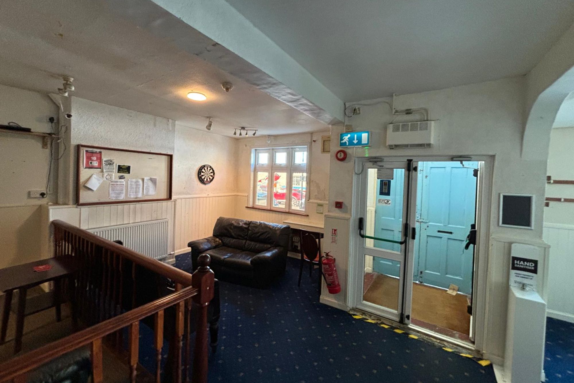 East Cowes Conservative Club, 11 Clarence Road, East Cowes, PO32 6EP