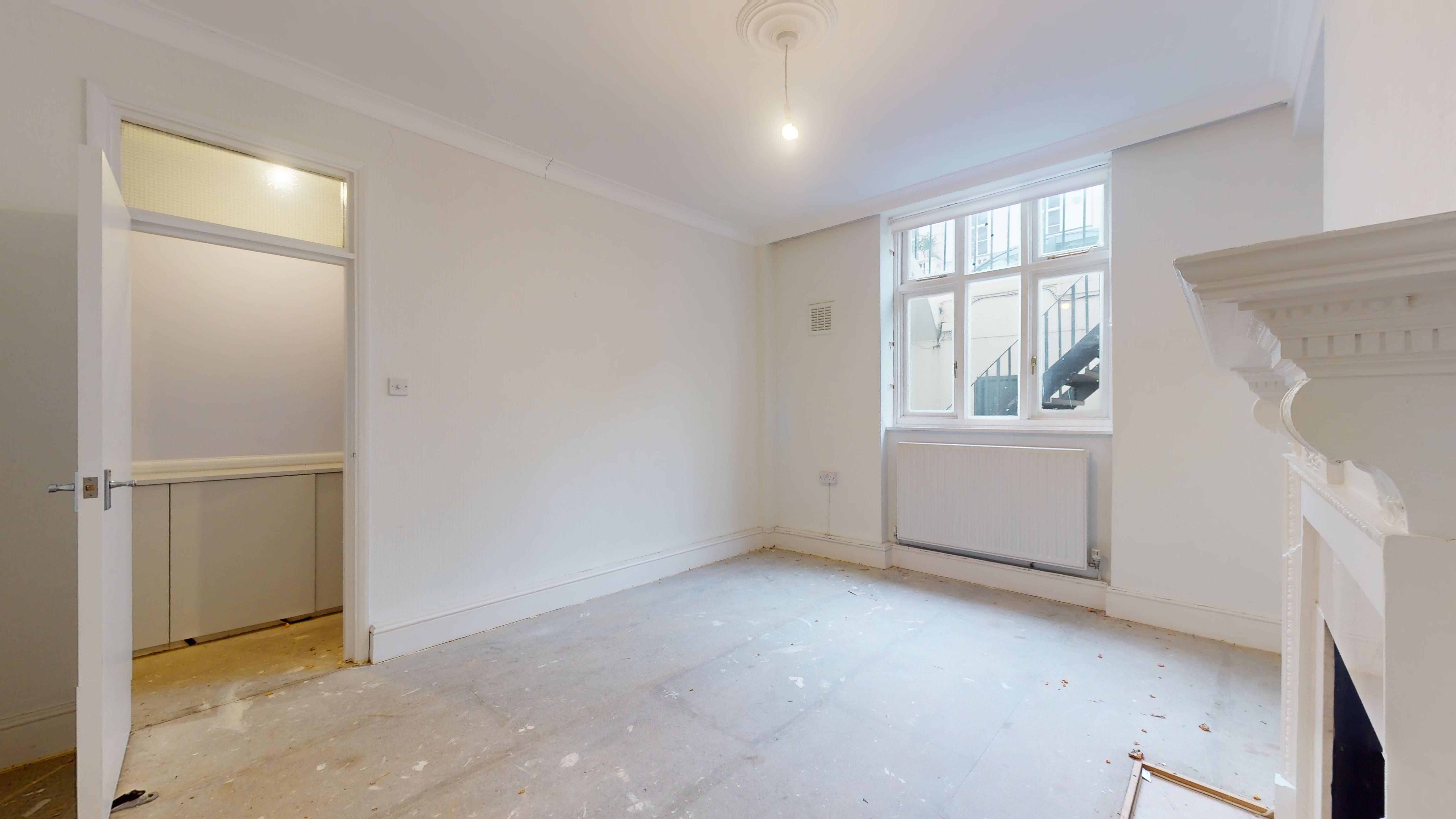 Flat A, 151 Cambridge Street, Pimlico, London, SW1V 4QB
